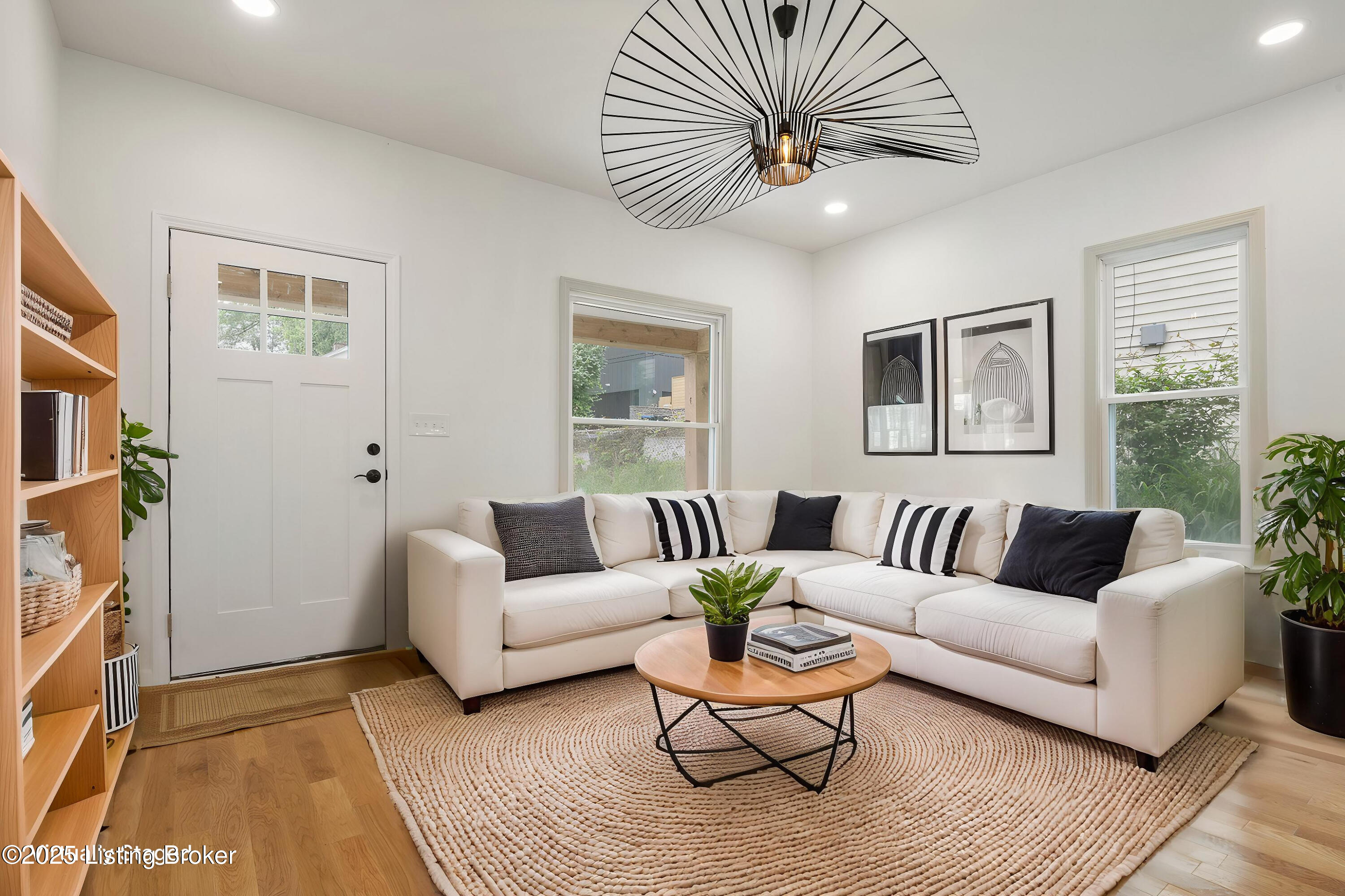 2720 Hillside Terrace