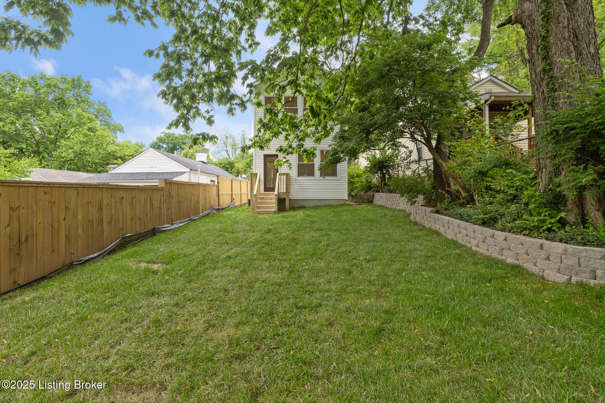 2720 Hillside Terrace