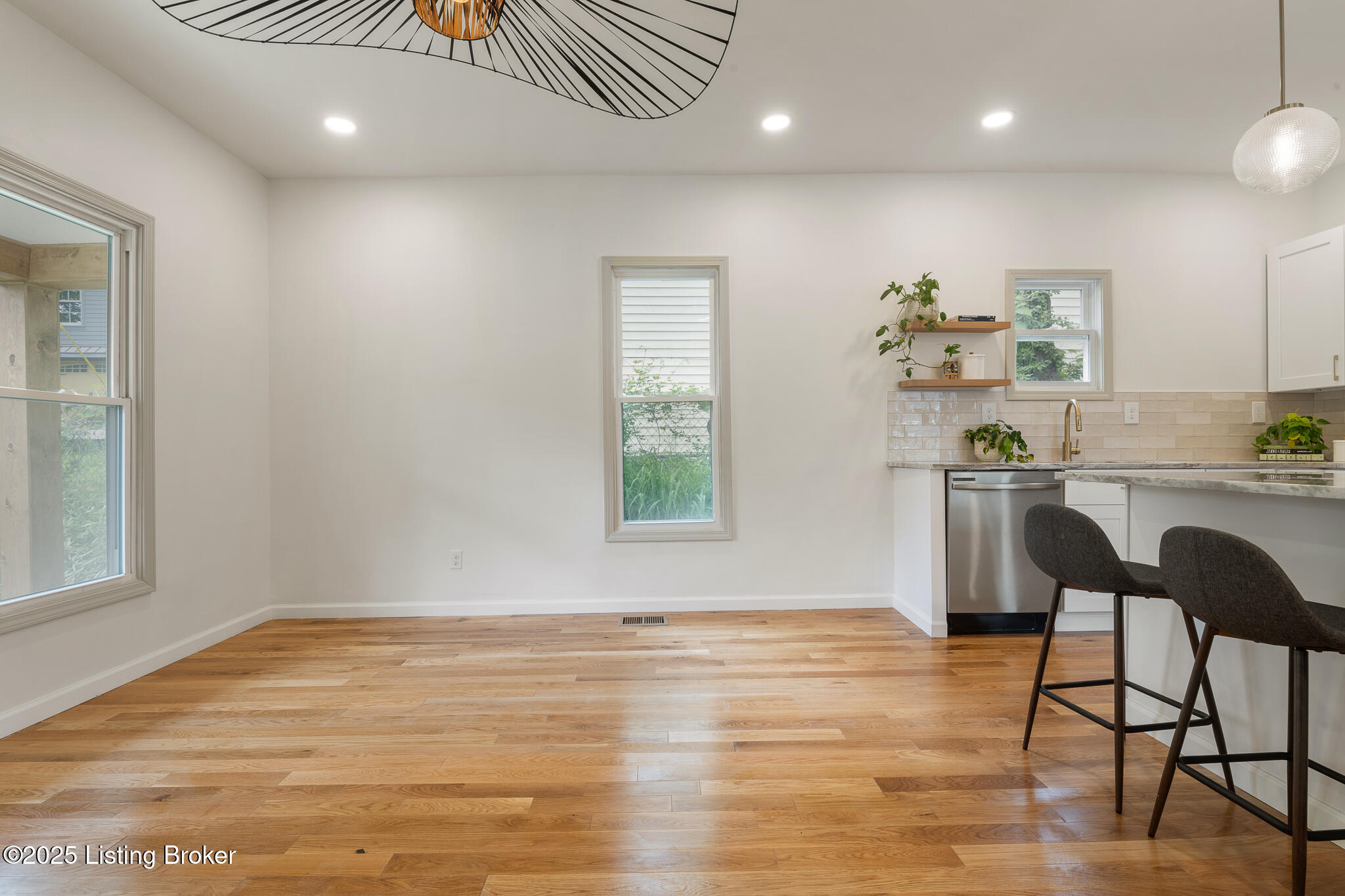 2720 Hillside Terrace