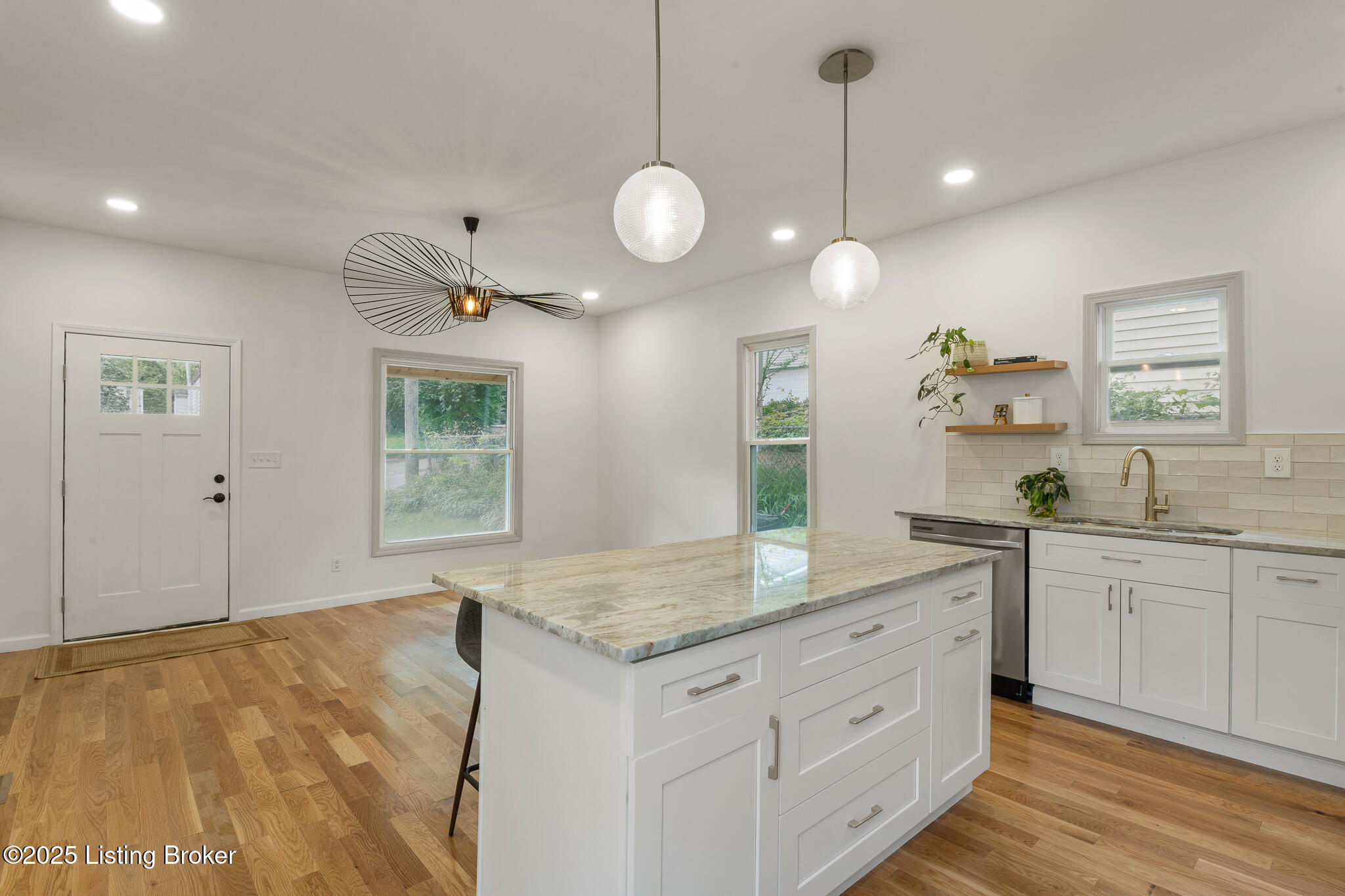 2720 Hillside Terrace