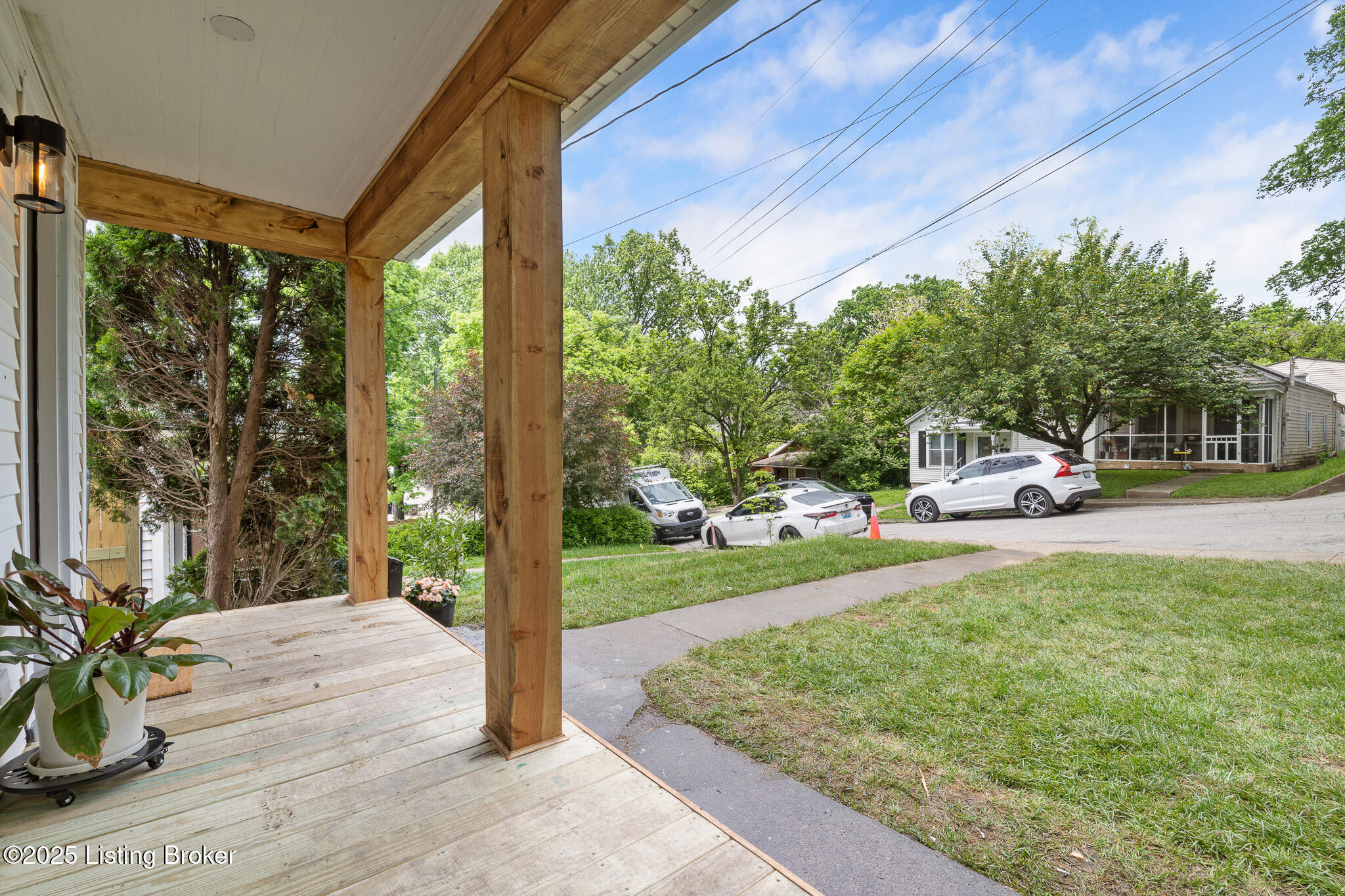2720 Hillside Terrace