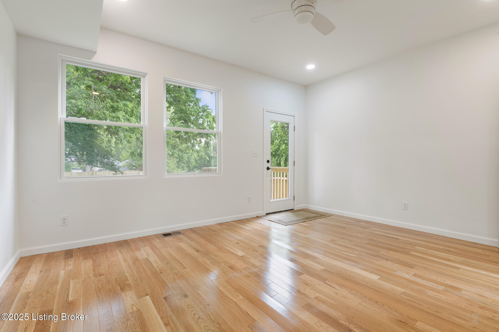 2720 Hillside Terrace