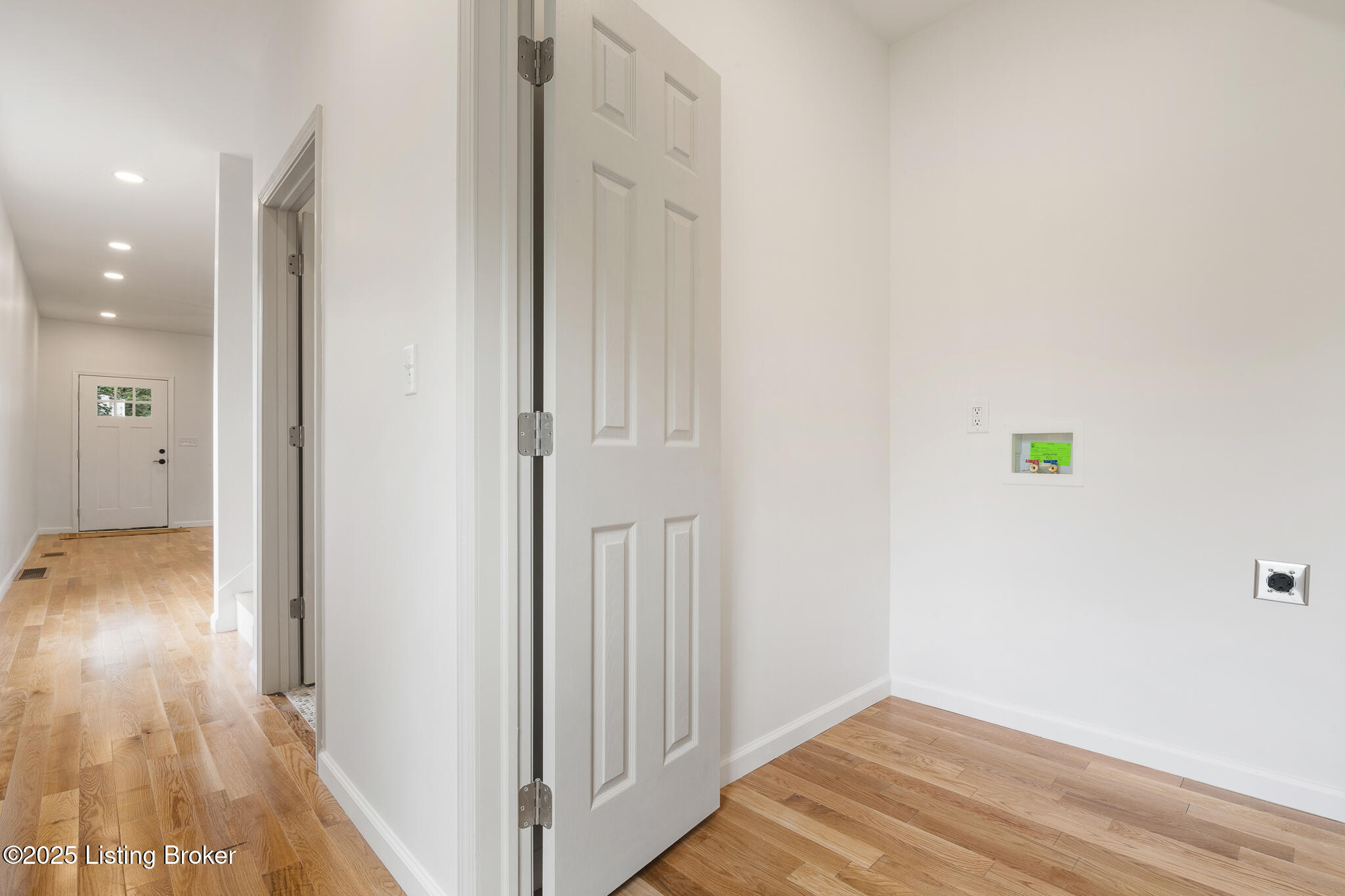 2720 Hillside Terrace