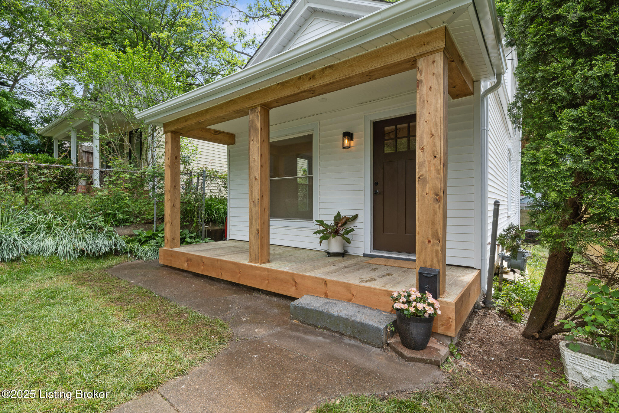 2720 Hillside Terrace