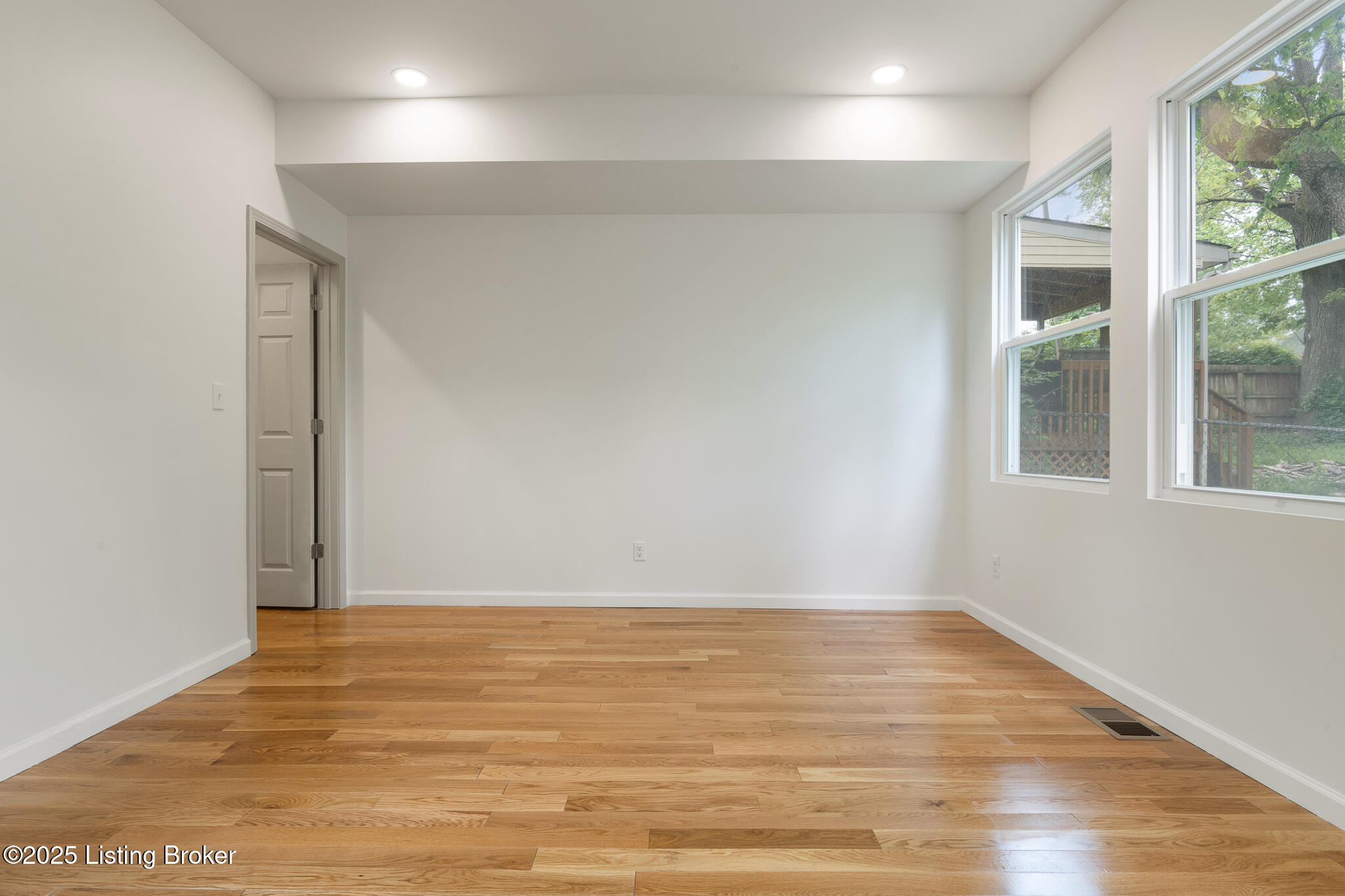 2720 Hillside Terrace