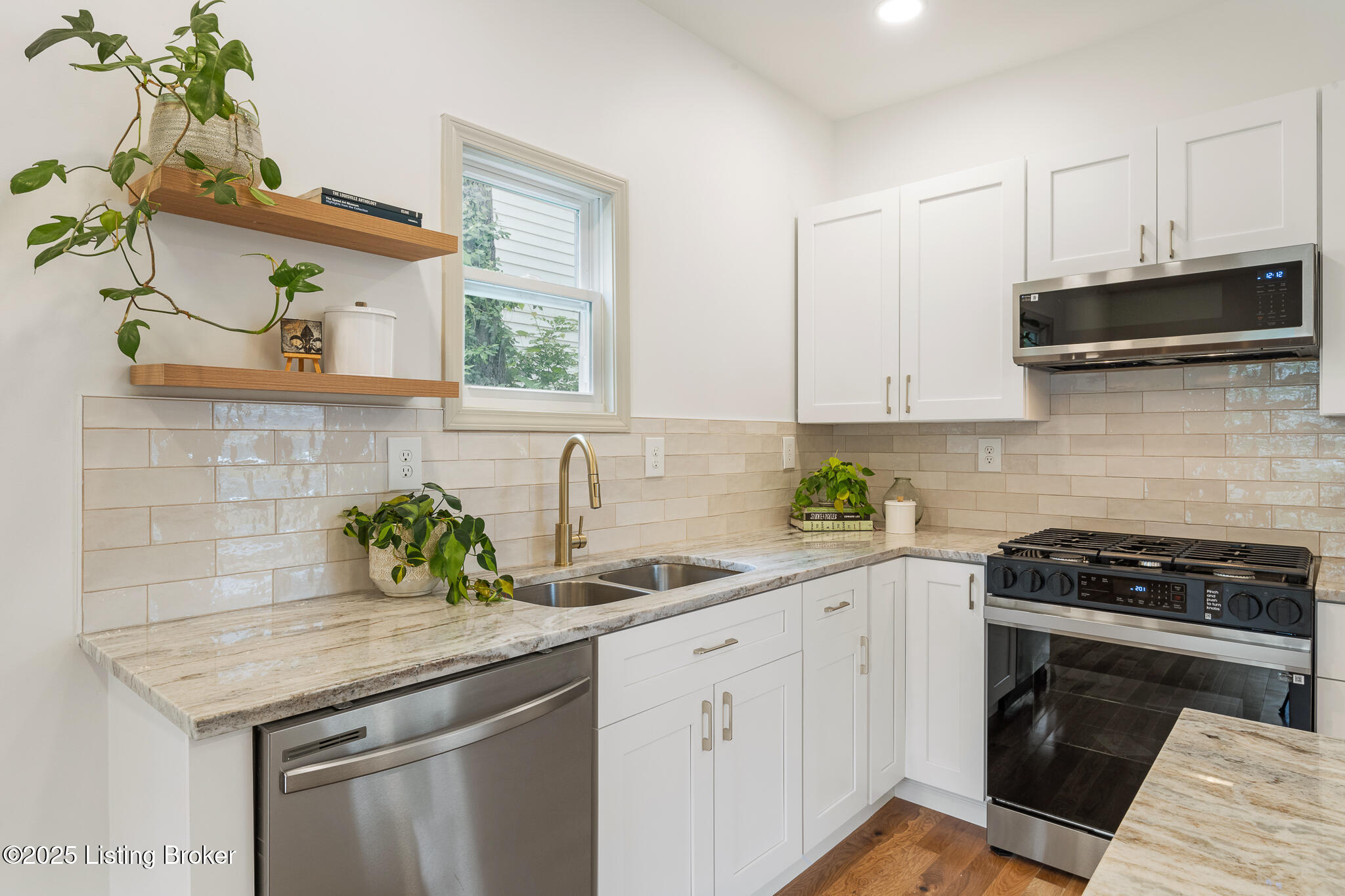 2720 Hillside Terrace