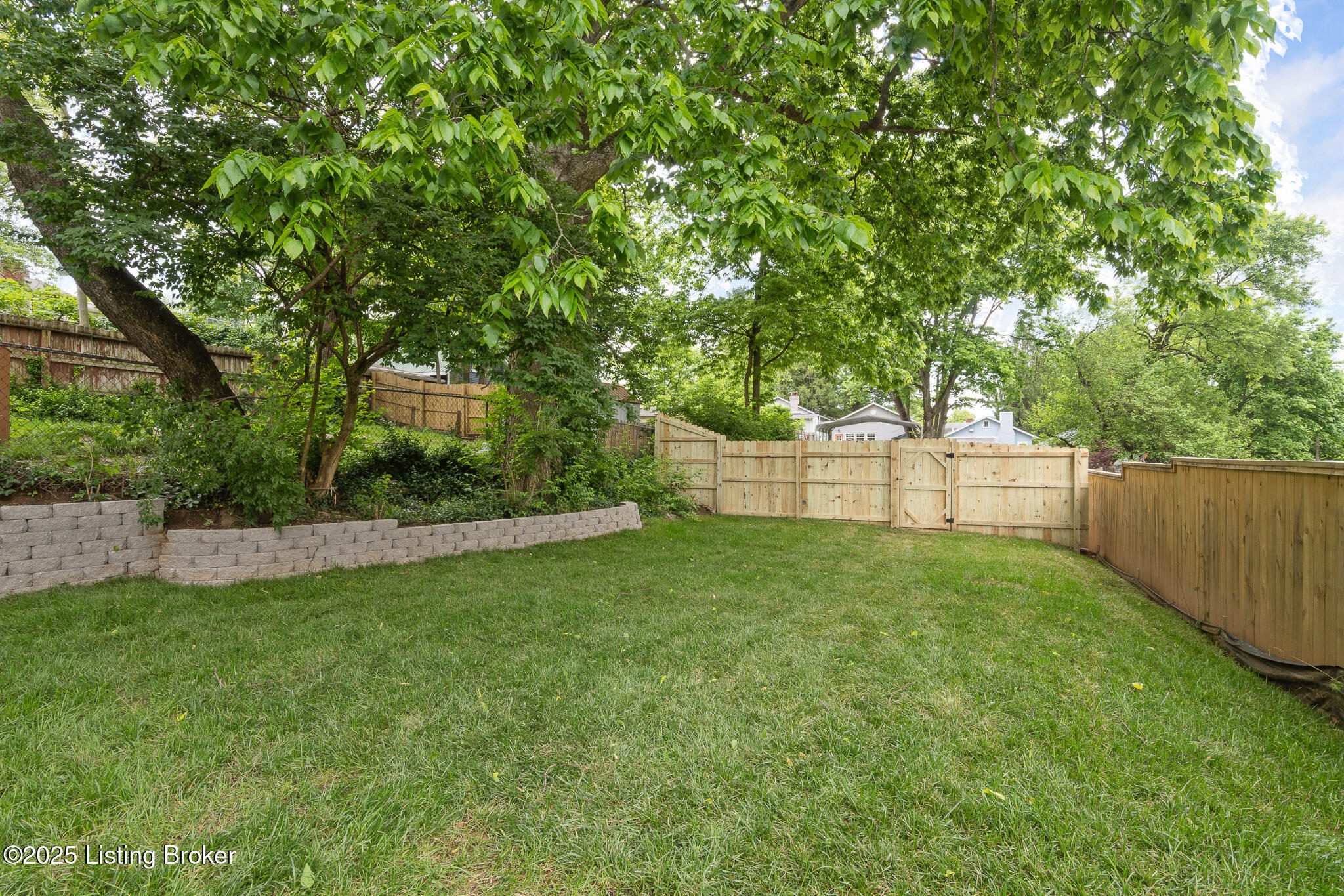 2720 Hillside Terrace