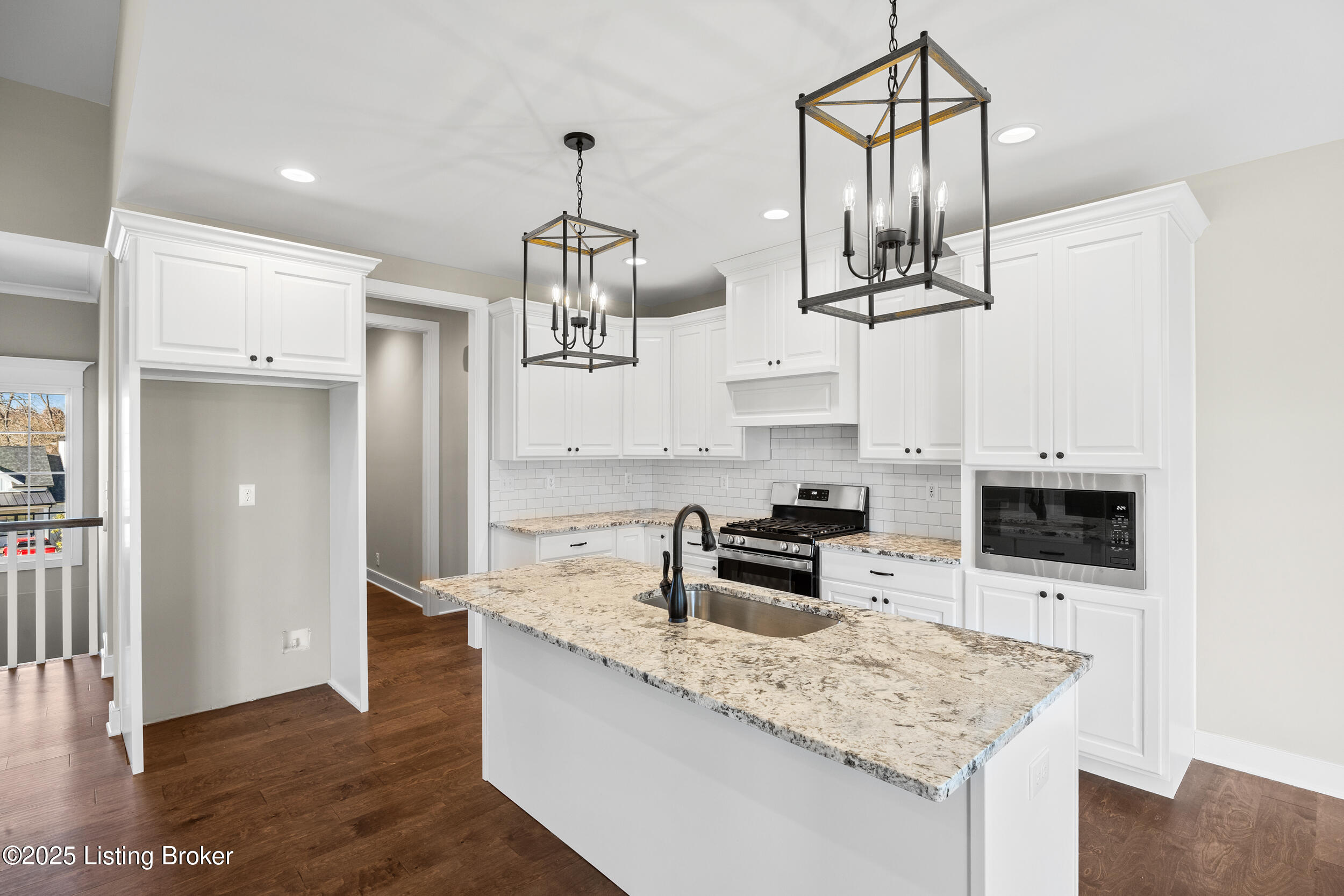 1630 Harmony Pointe Cir