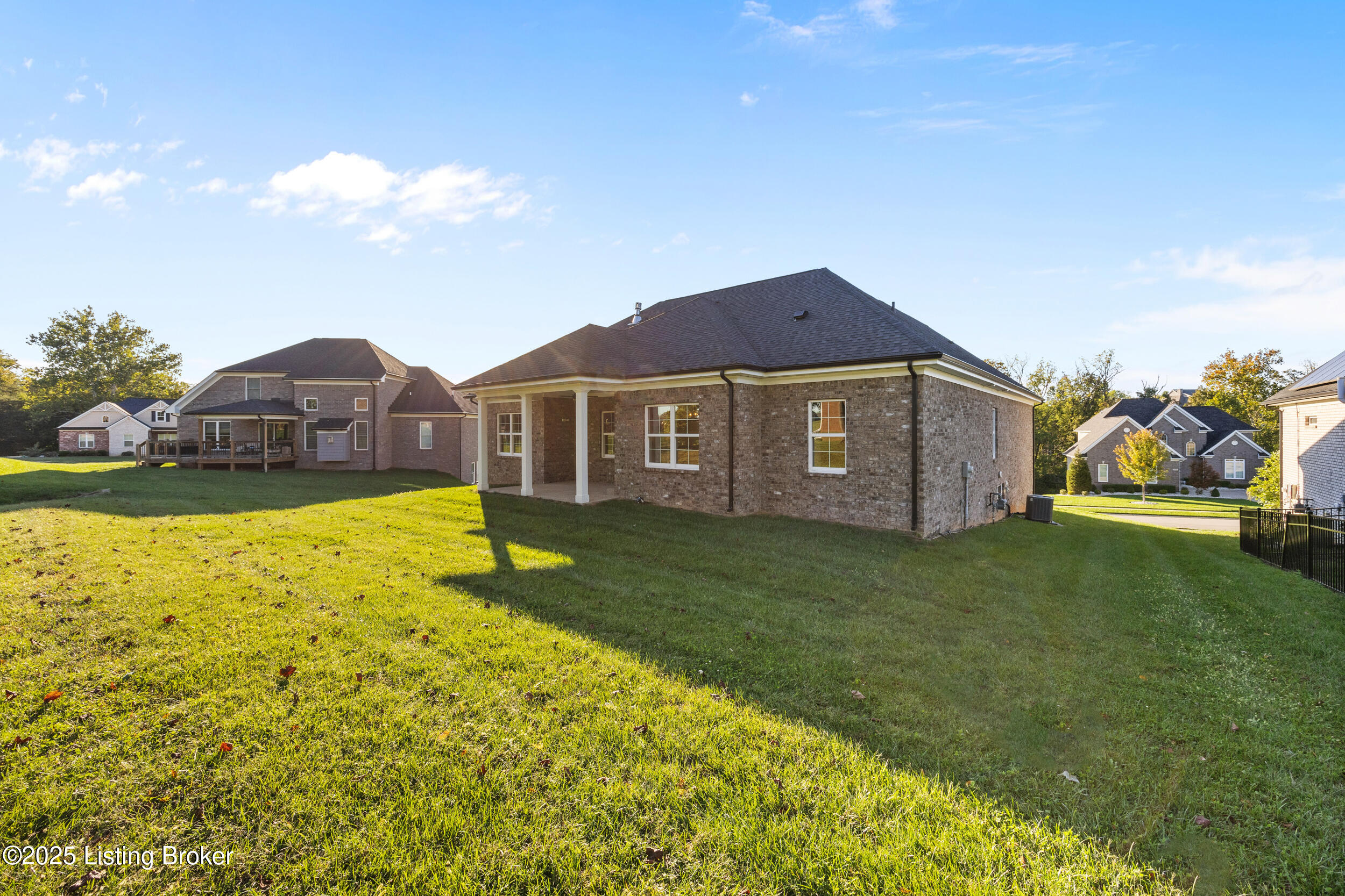 1630 Harmony Pointe Cir