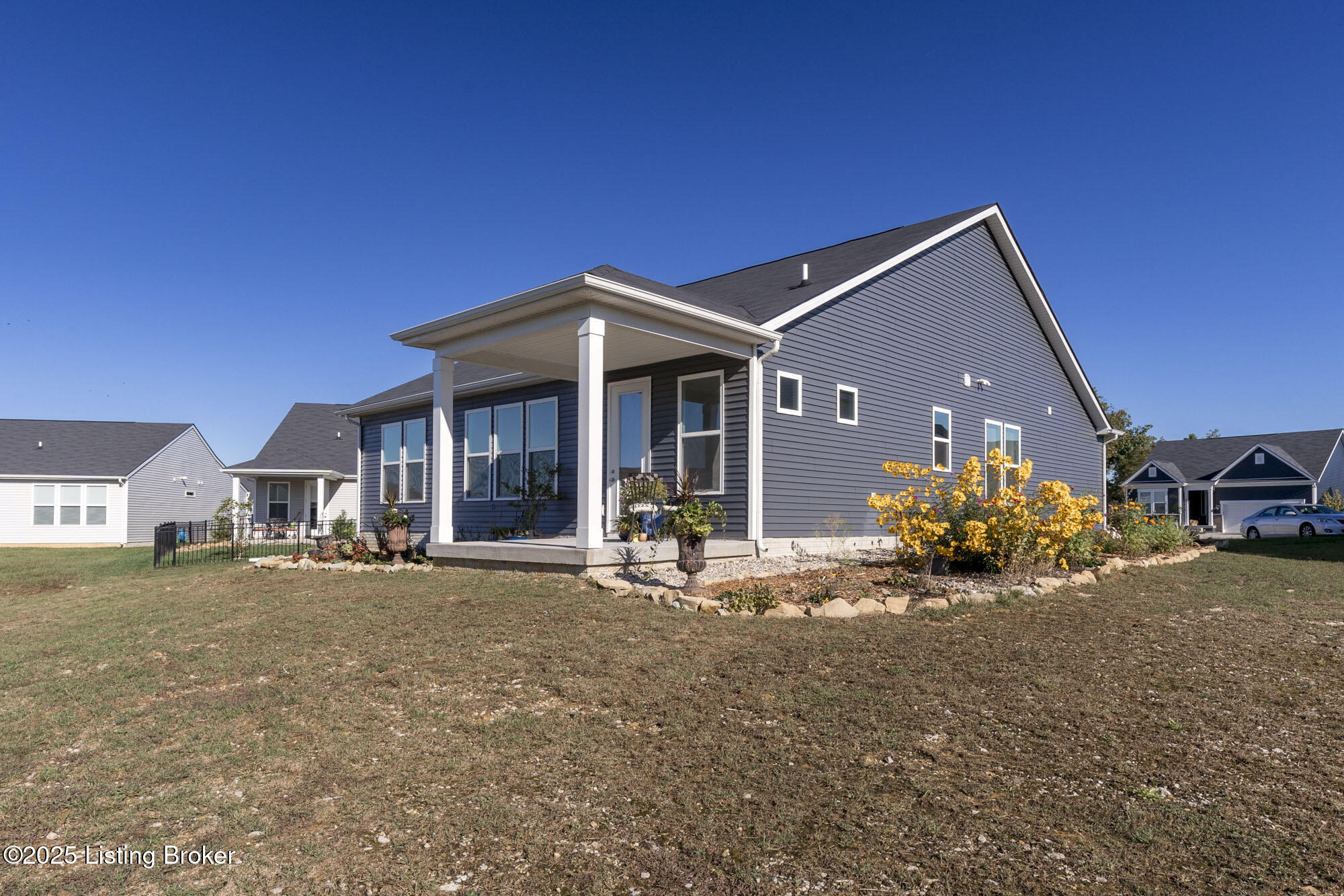 3911 Blackthorn Pl