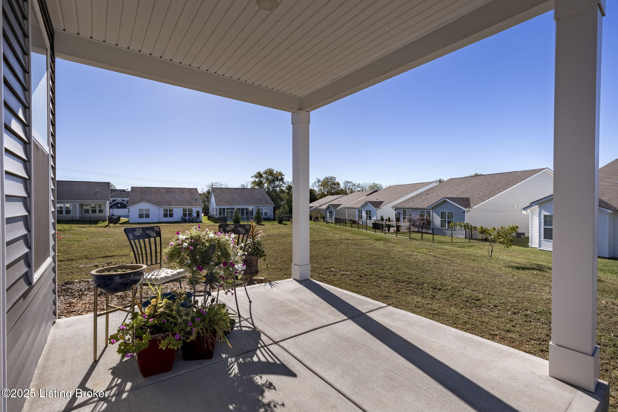 3911 Blackthorn Pl