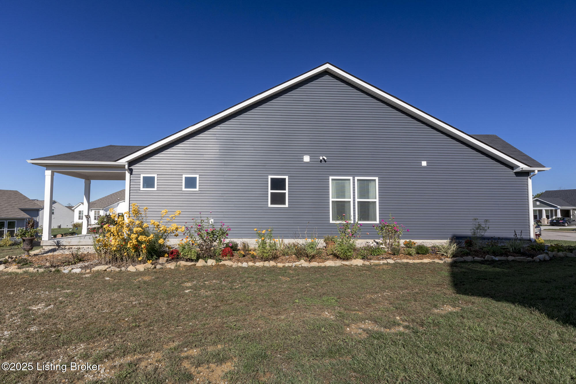 3911 Blackthorn Pl