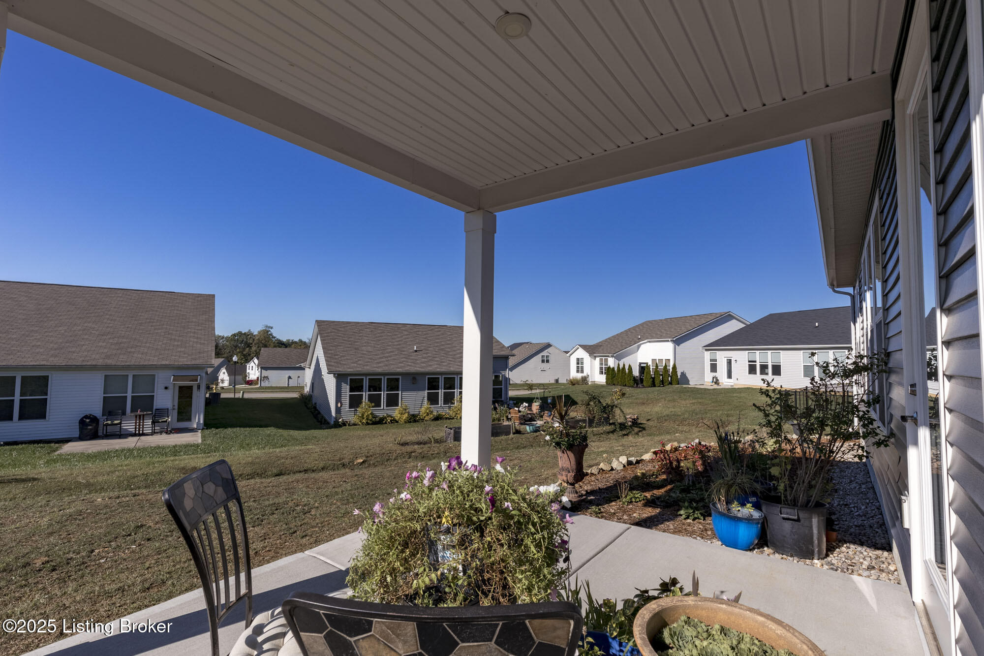 3911 Blackthorn Pl