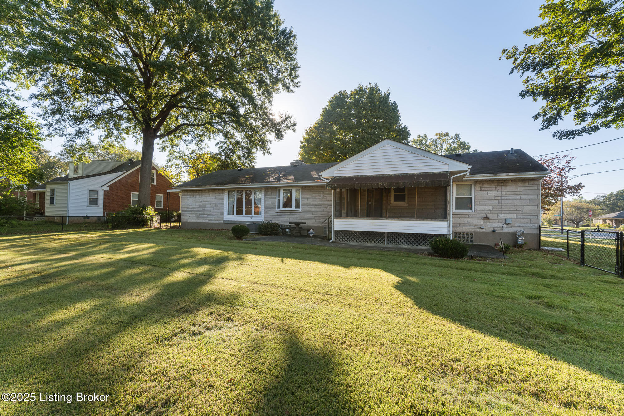 2800 Sharon Way