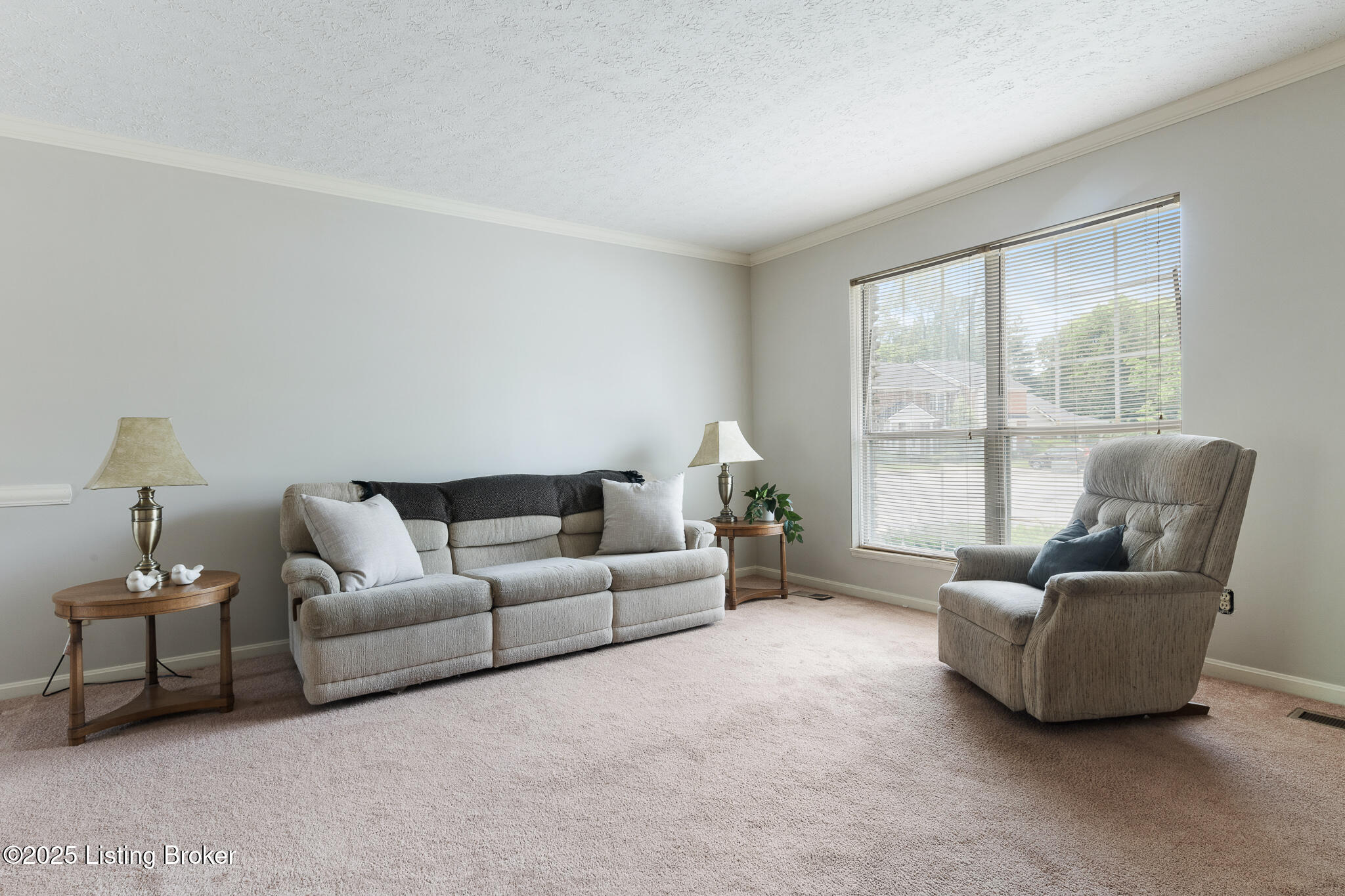8622 Locust Ct