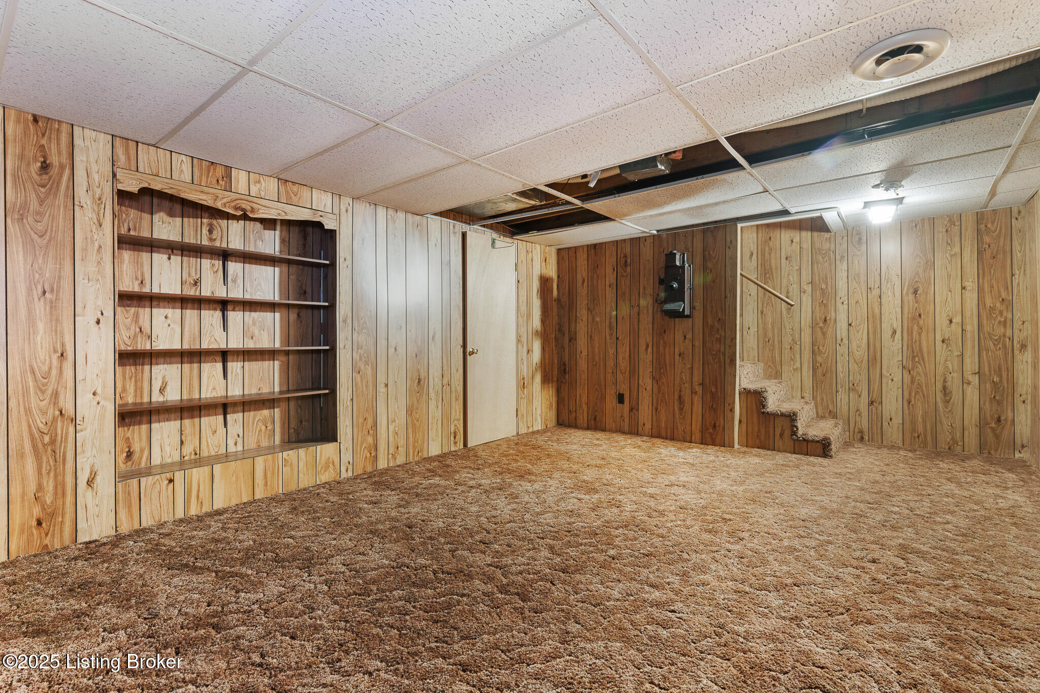 8622 Locust Ct