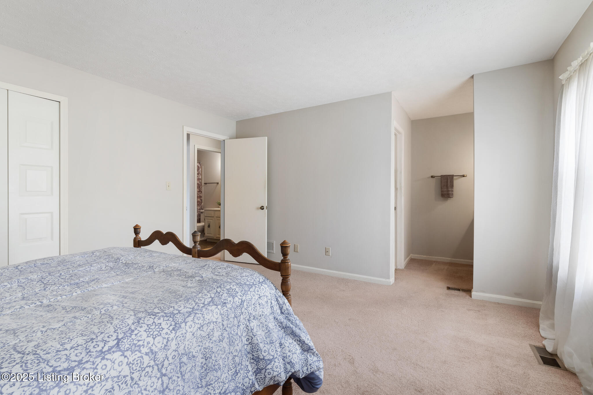 8622 Locust Ct