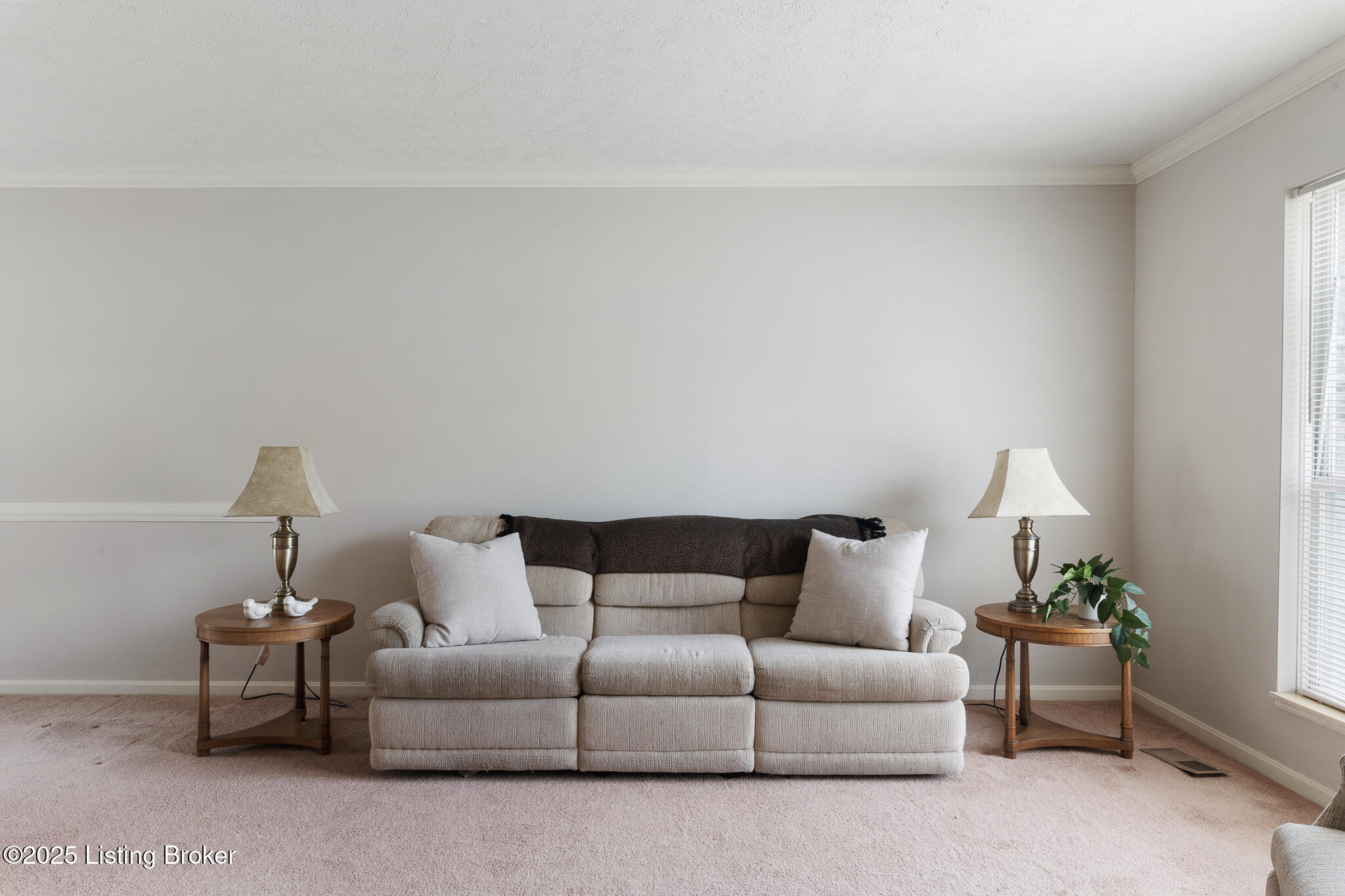 8622 Locust Ct