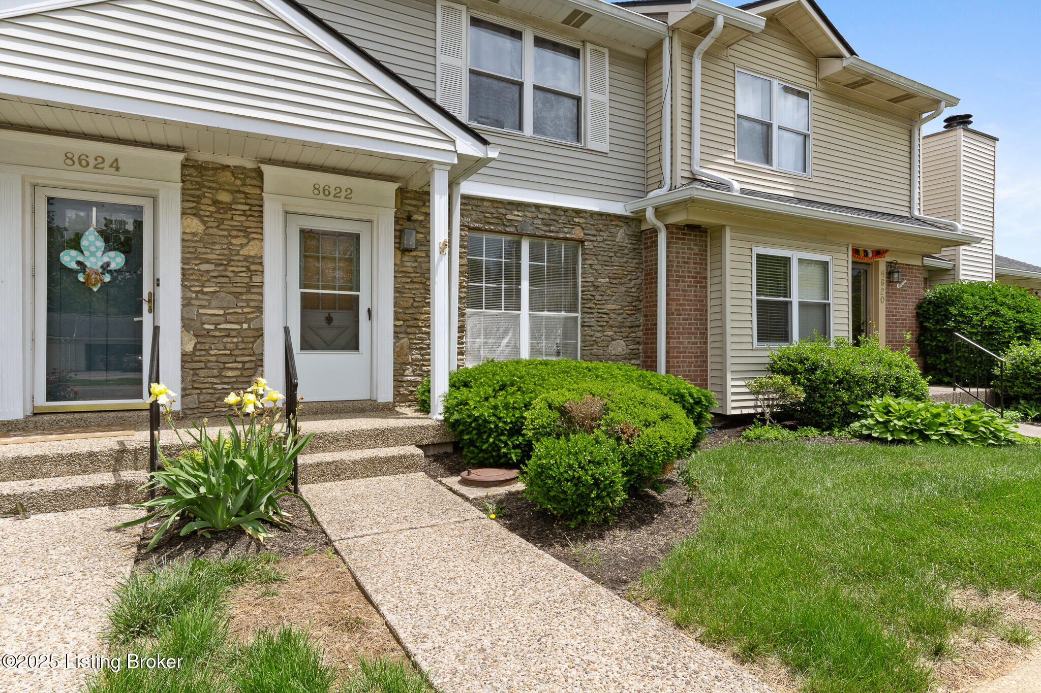 8622 Locust Ct