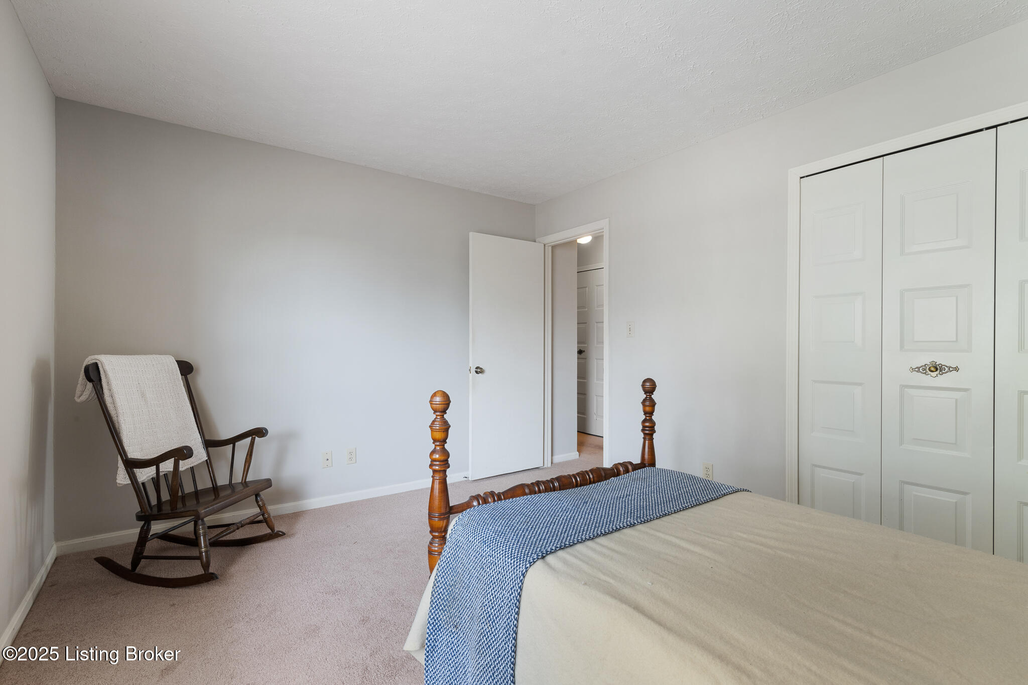 8622 Locust Ct