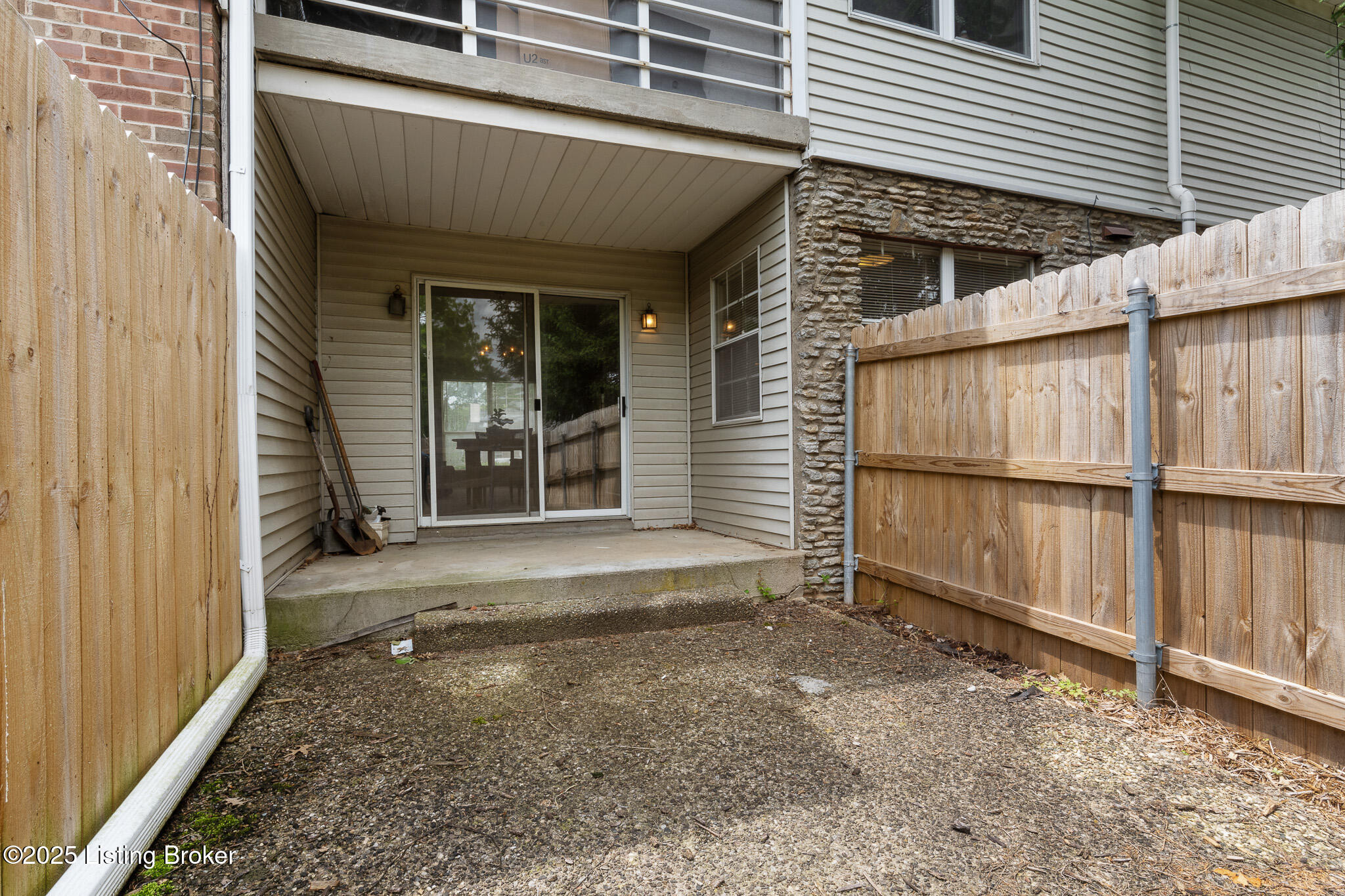 8622 Locust Ct