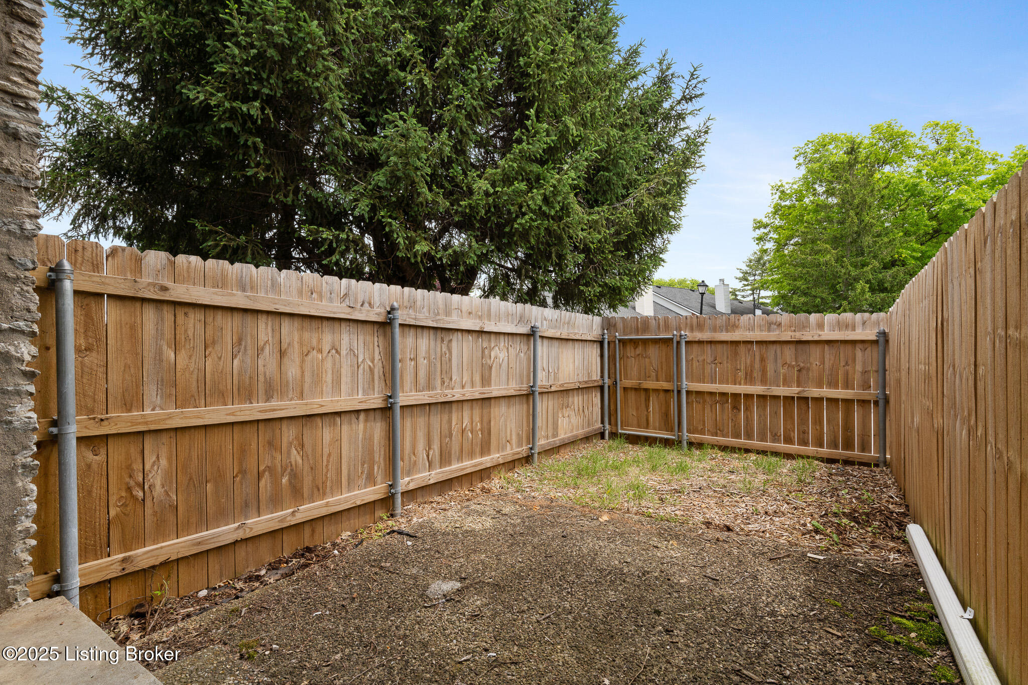 8622 Locust Ct