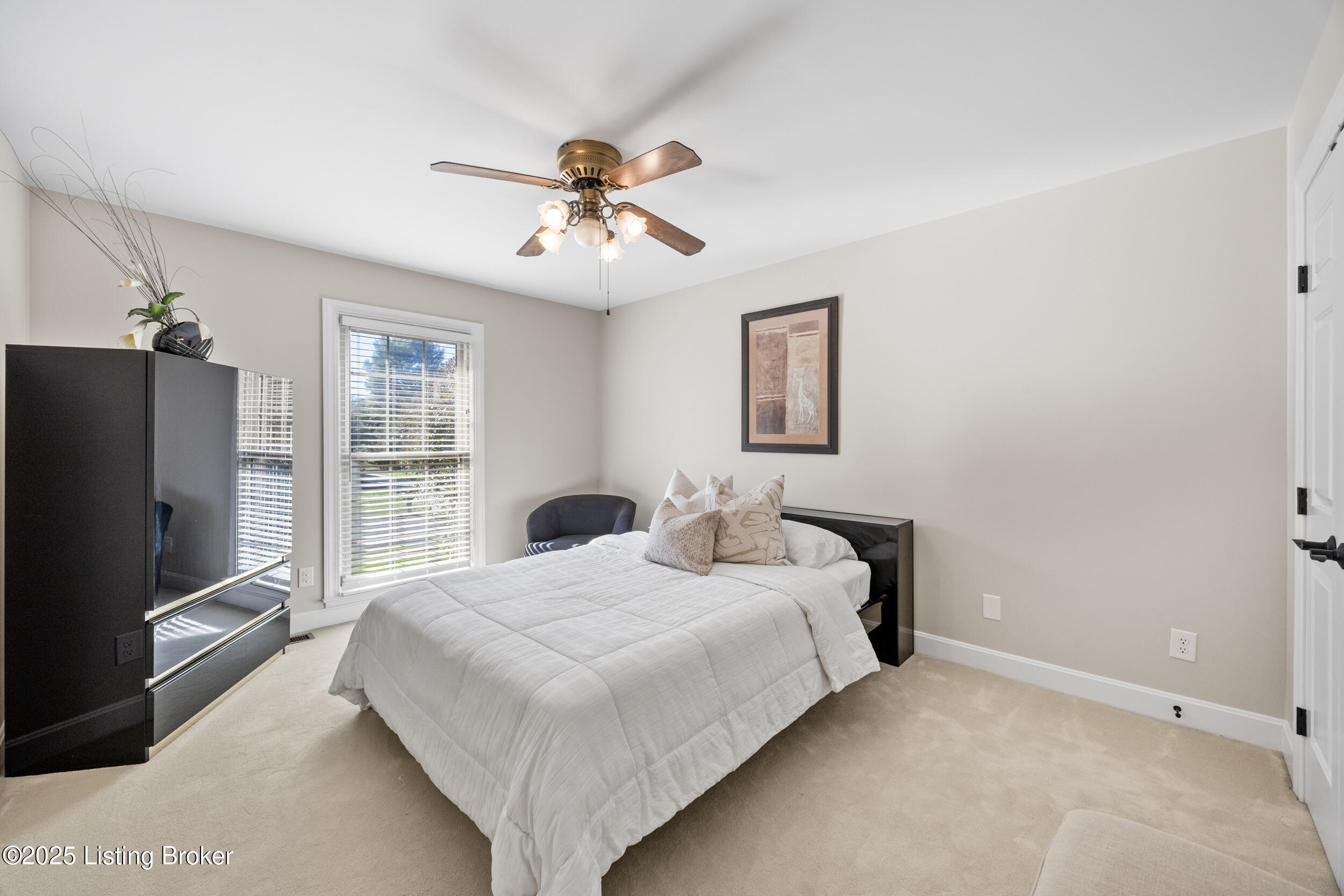 1027 Garden Creek Cir, Louisville