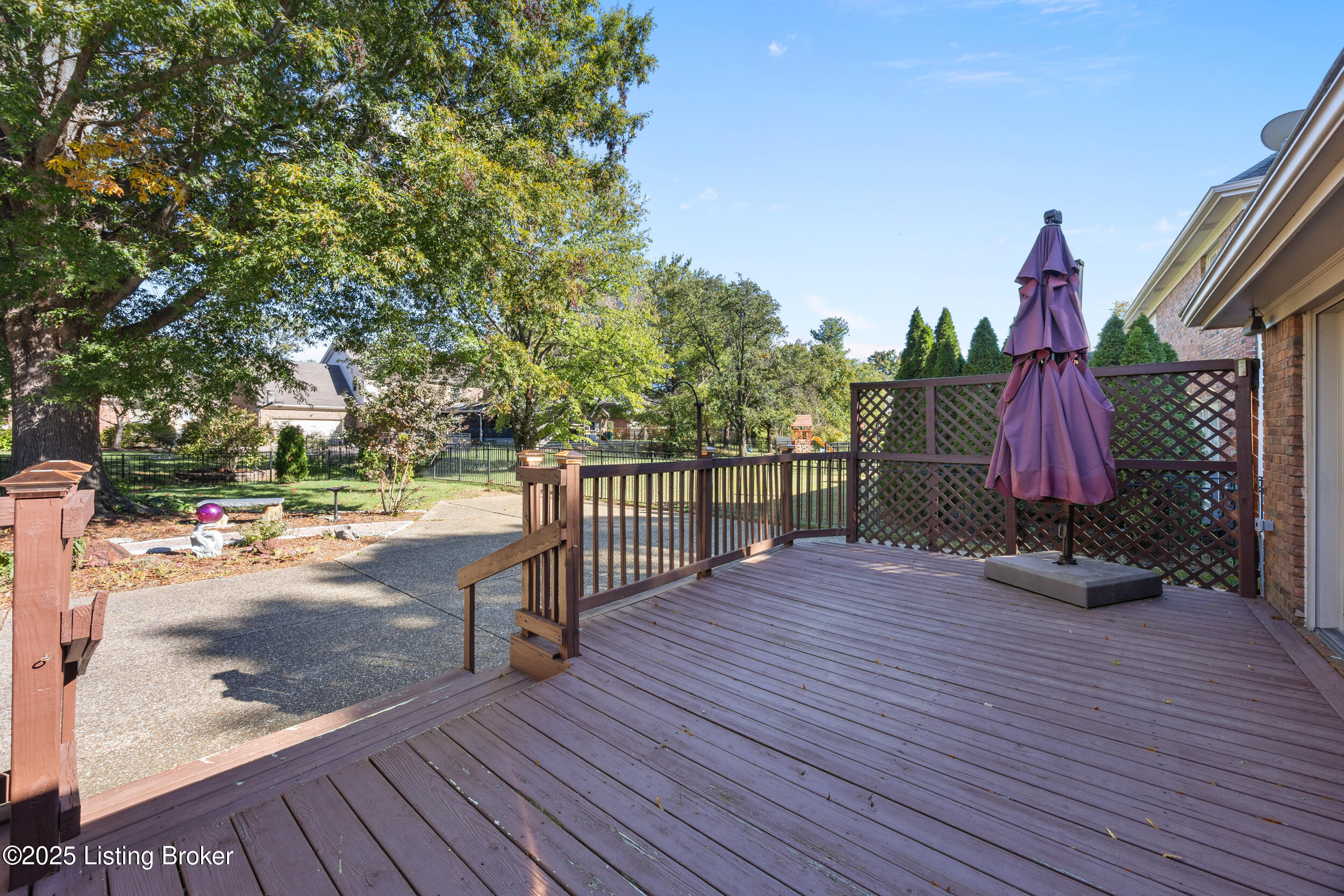 1027 Garden Creek Cir, Louisville