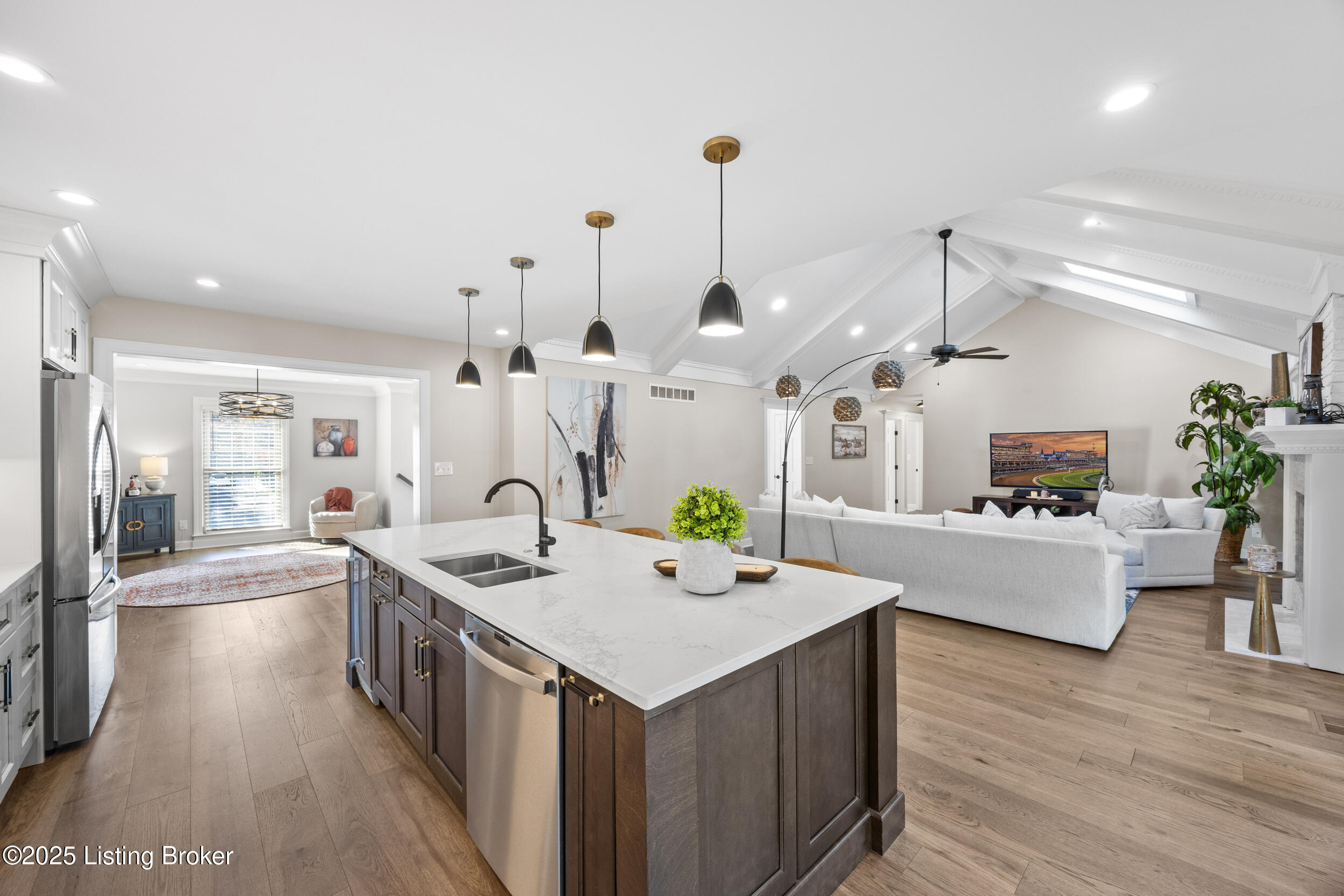 1027 Garden Creek Cir, Louisville