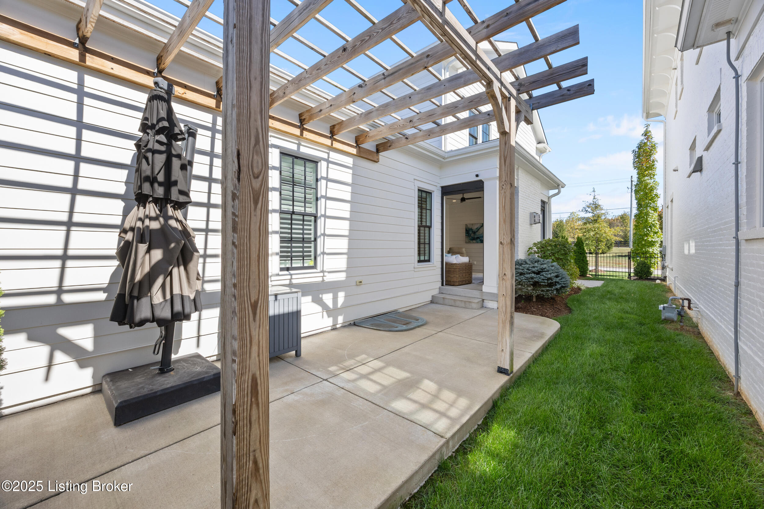 11018 Monkshood Dr, Prospect