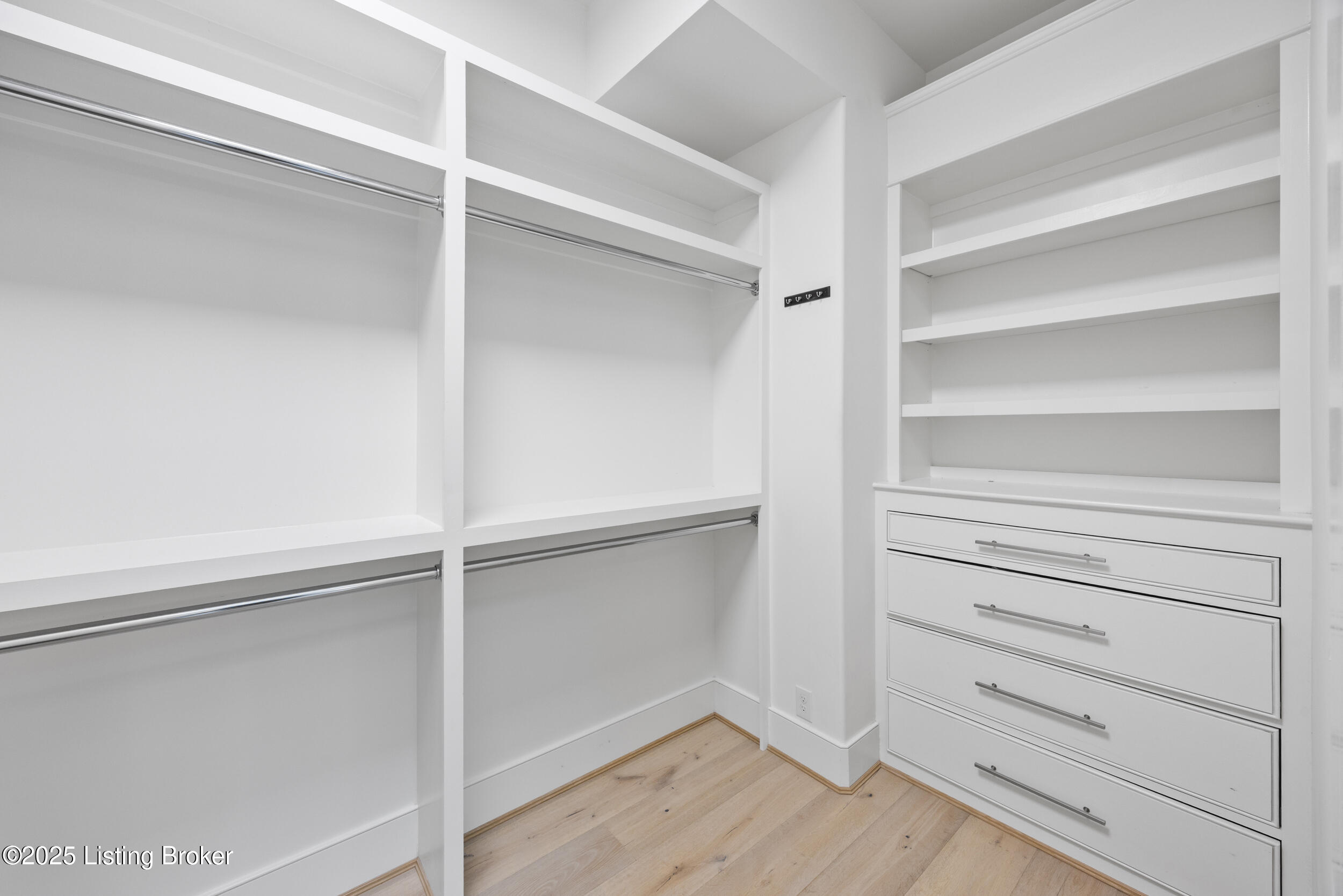 11018 Monkshood Dr, Prospect