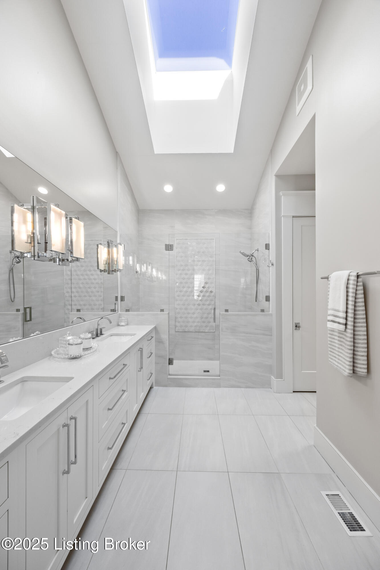 11018 Monkshood Dr, Prospect