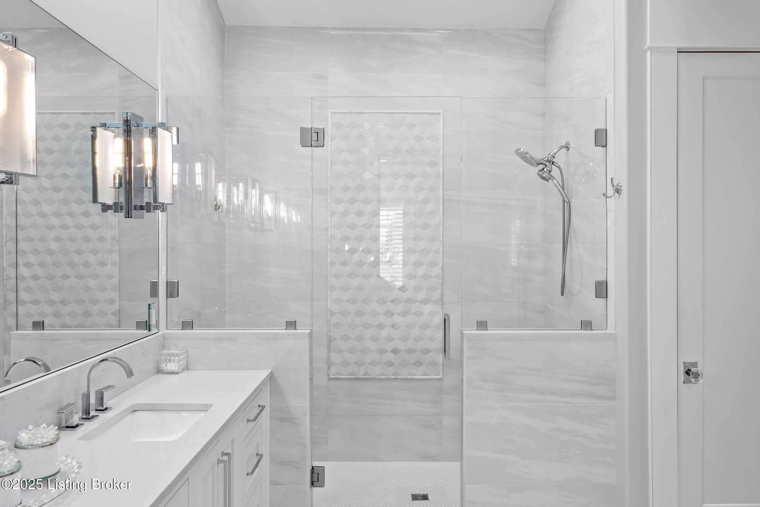 11018 Monkshood Dr, Prospect