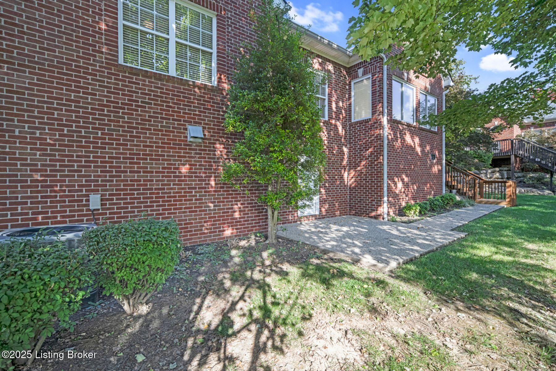 404 McKirkland Pl