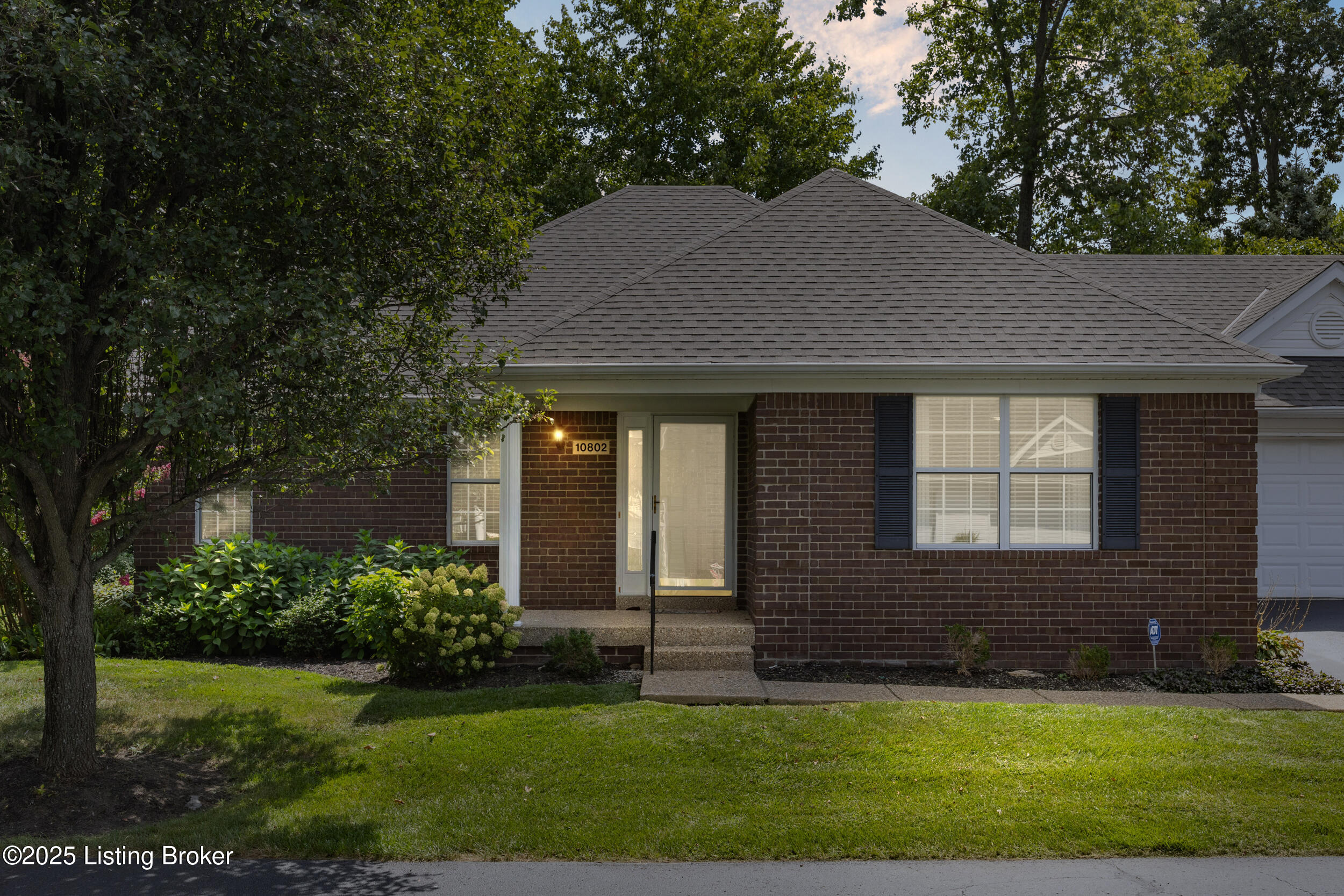 10802 Glenway Pl
