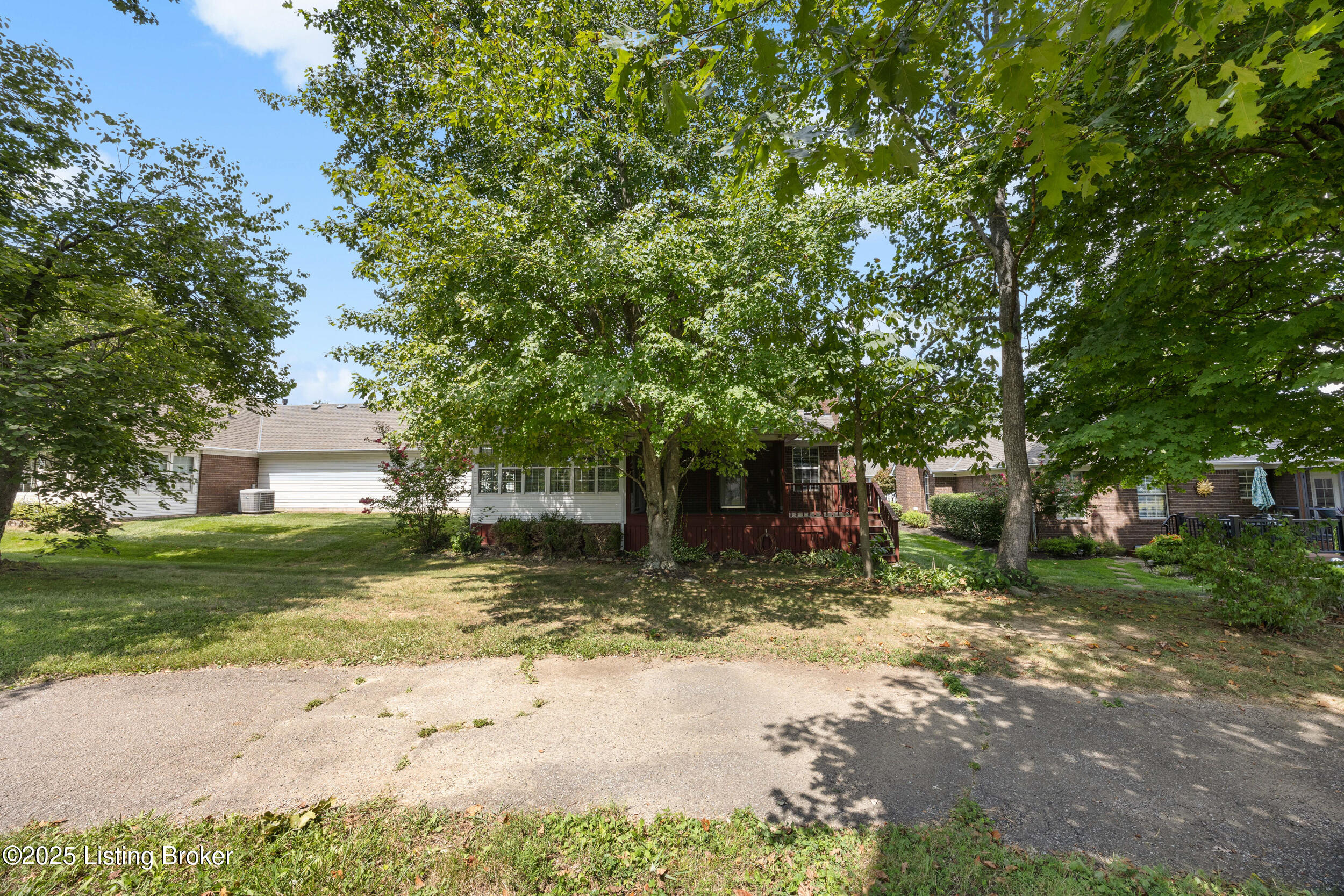 10802 Glenway Pl