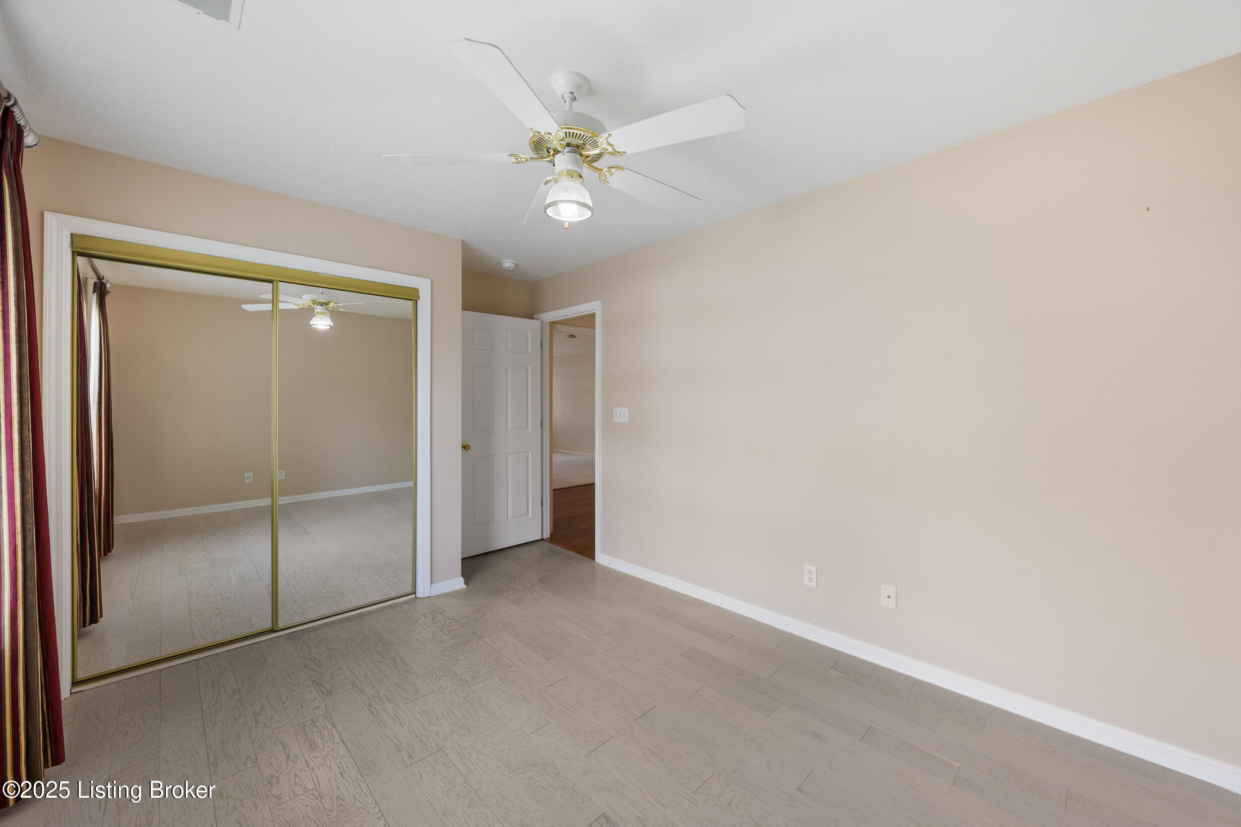 10802 Glenway Pl