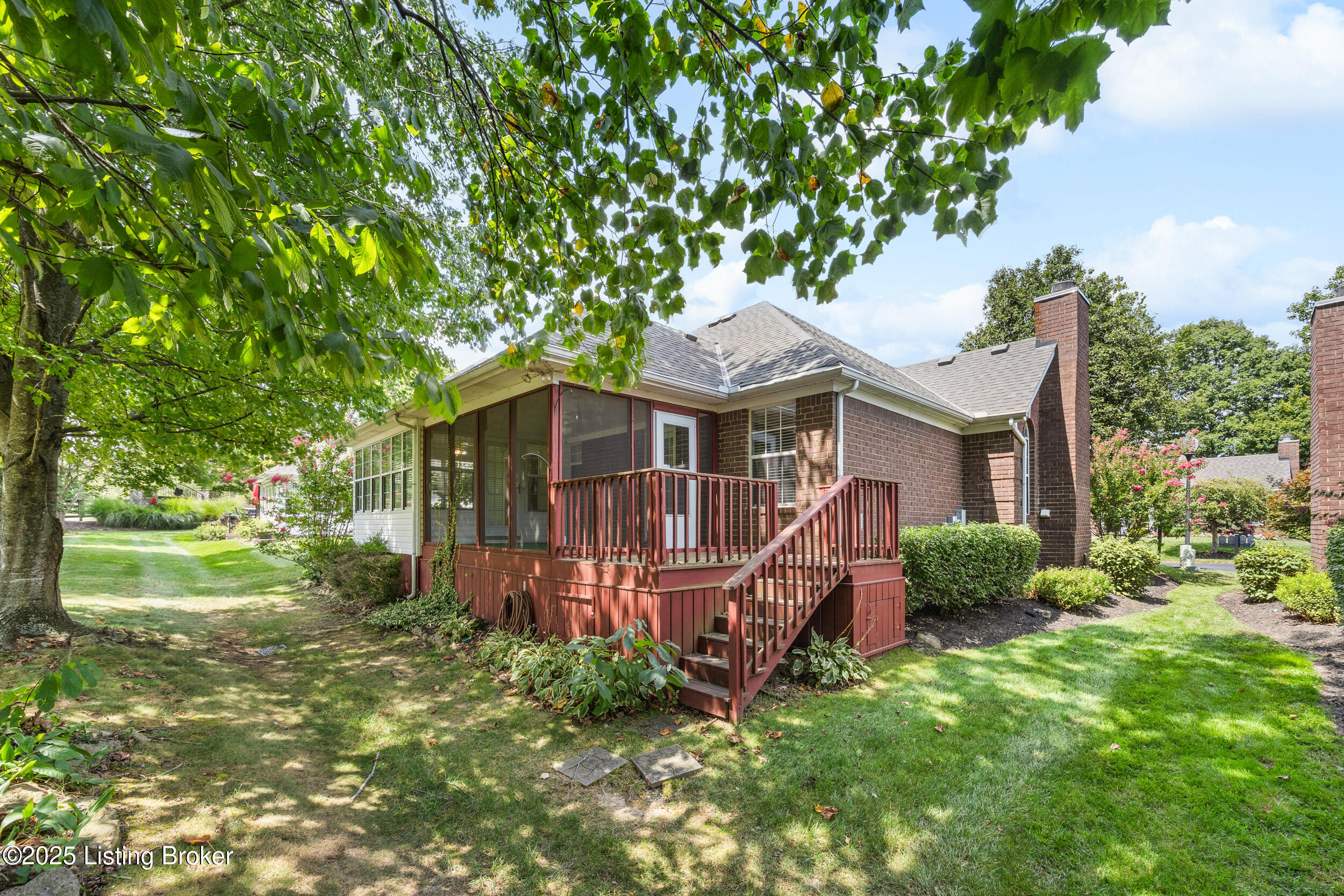 10802 Glenway Pl