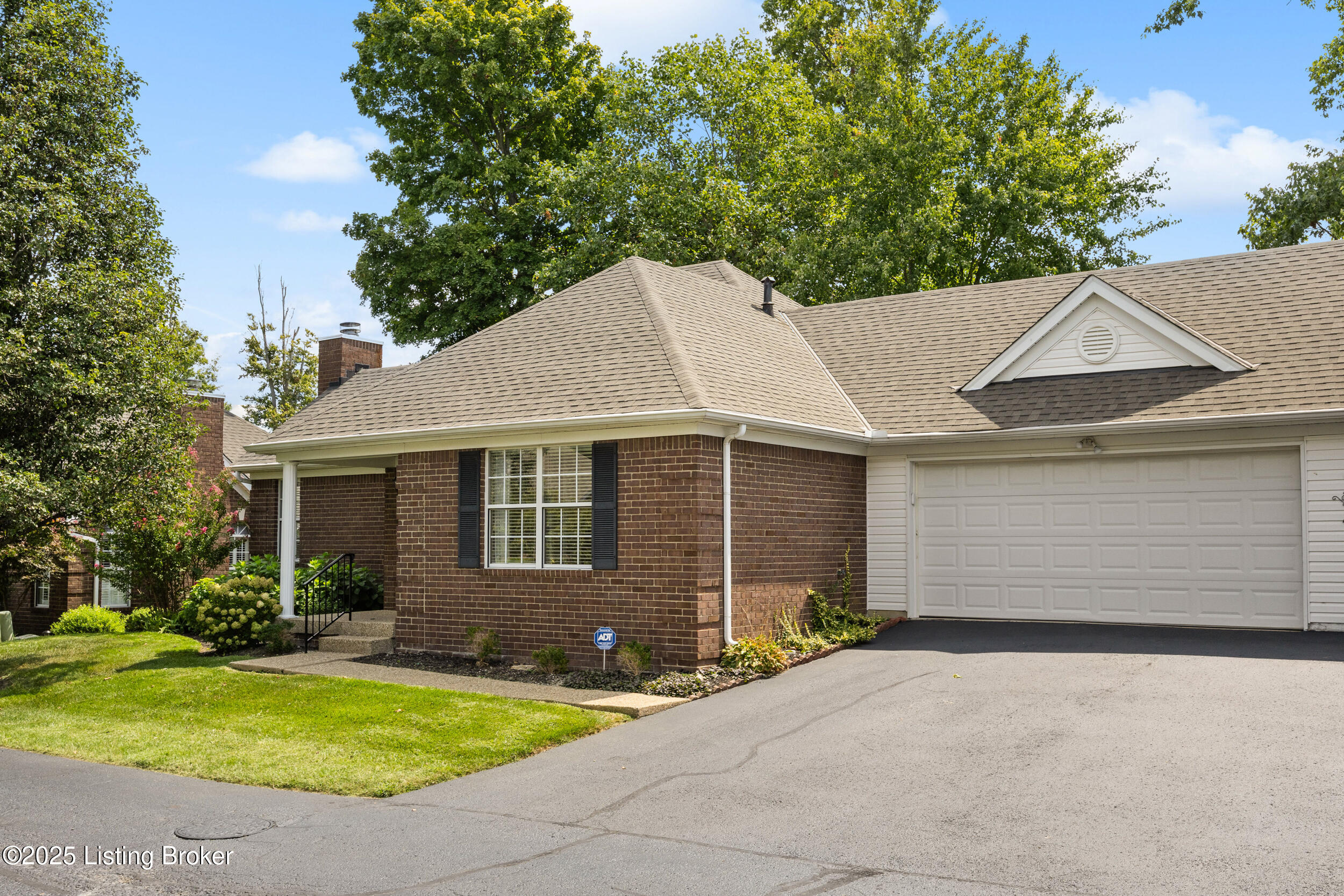 10802 Glenway Pl