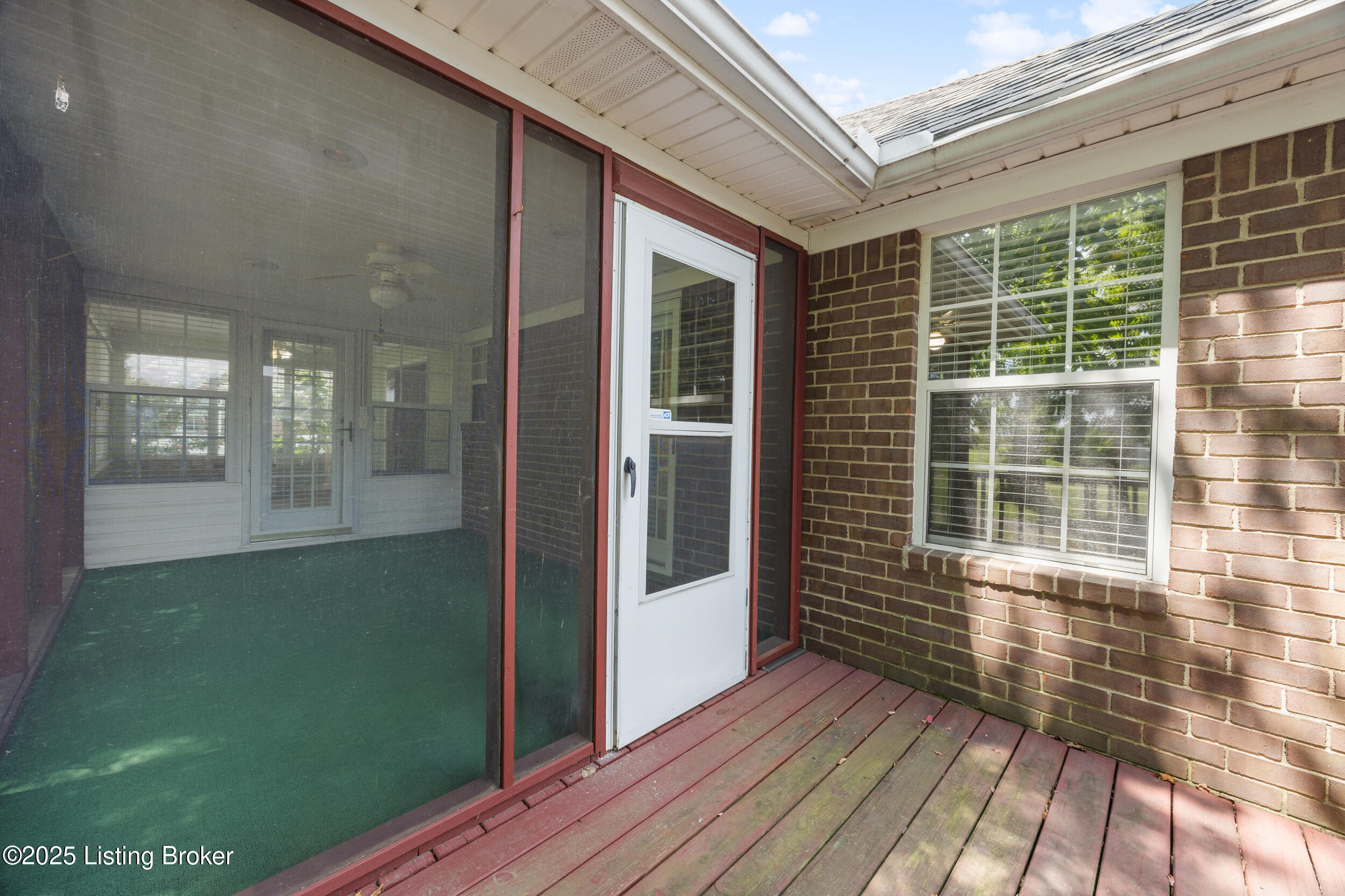 10802 Glenway Pl