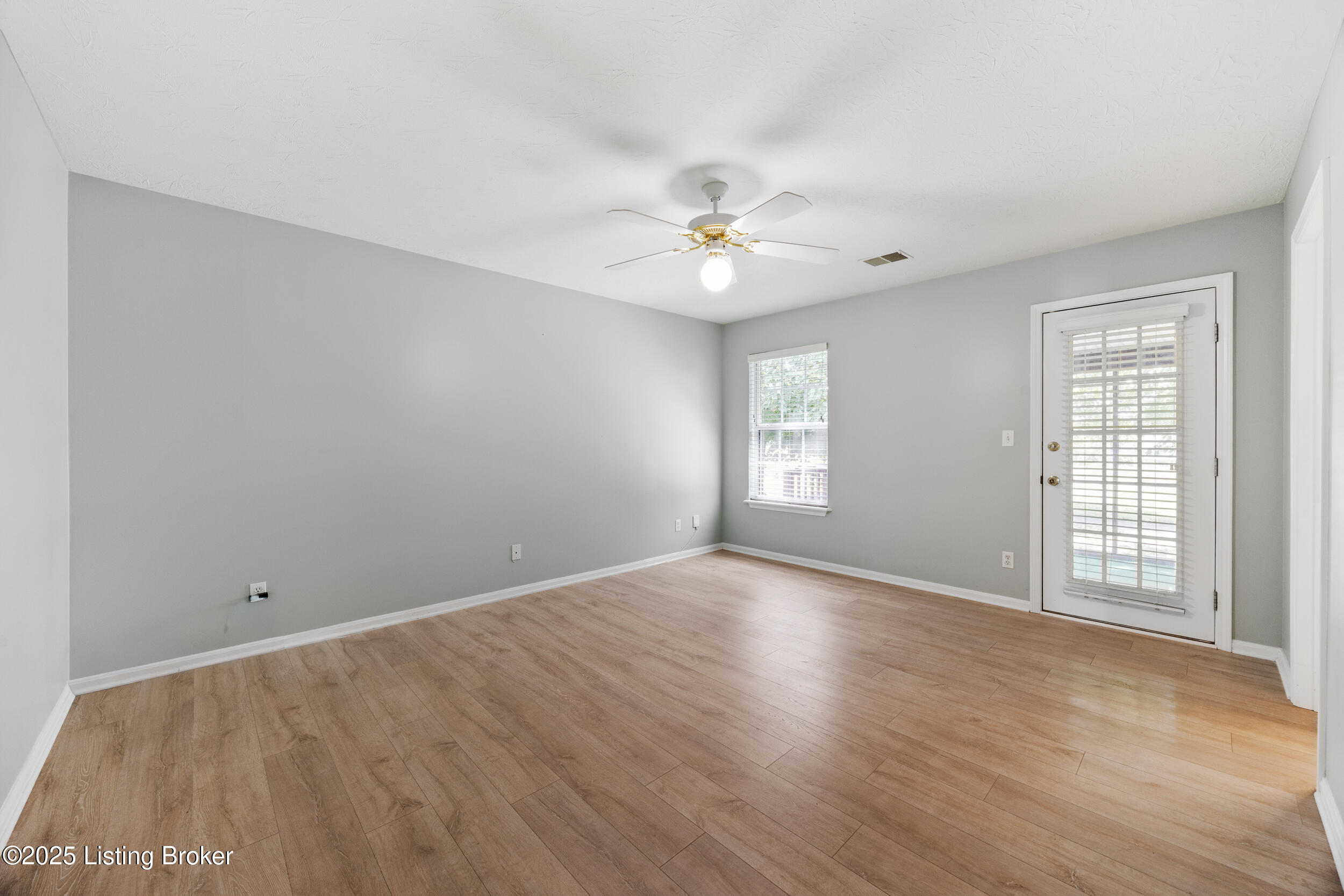 10802 Glenway Pl