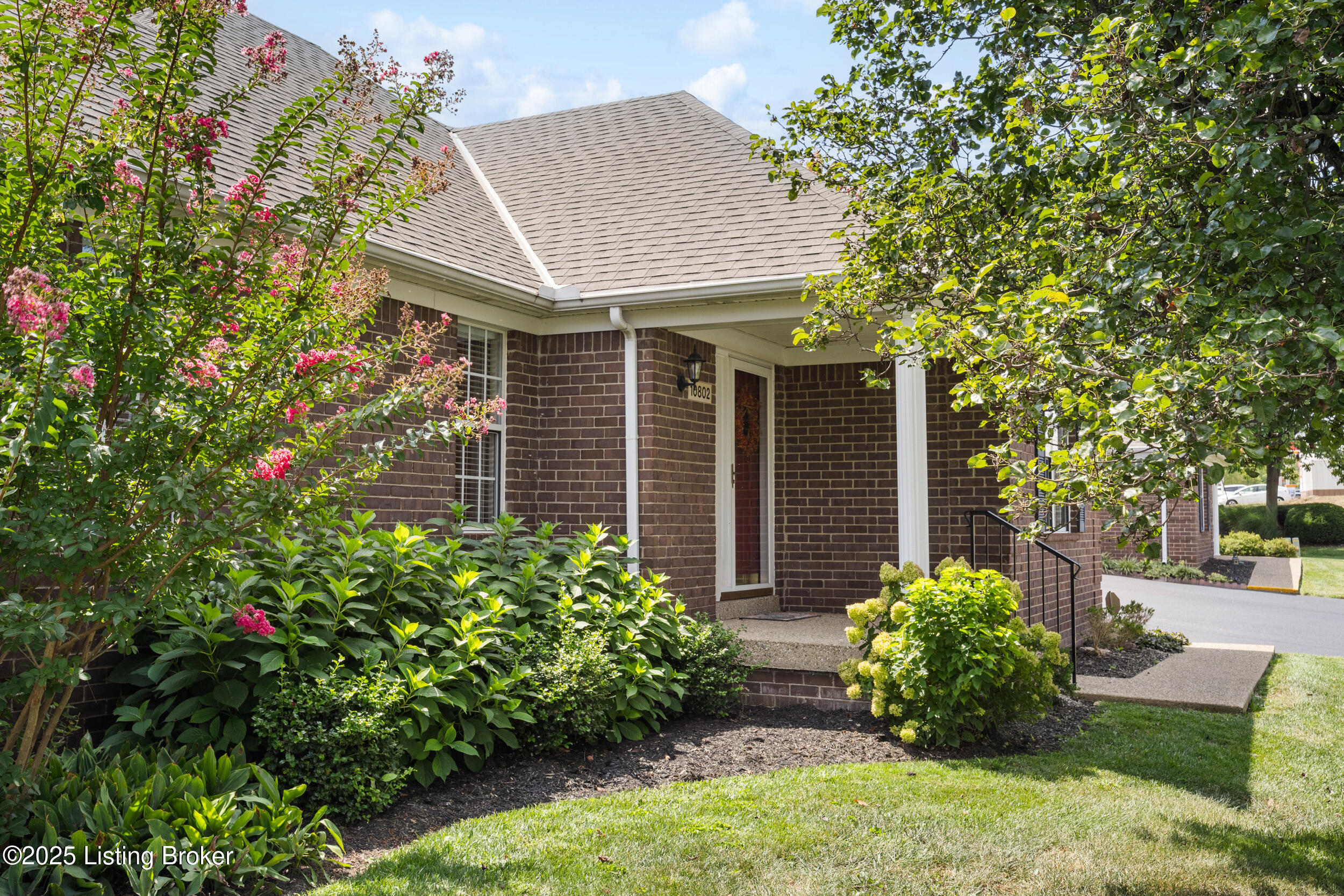 10802 Glenway Pl