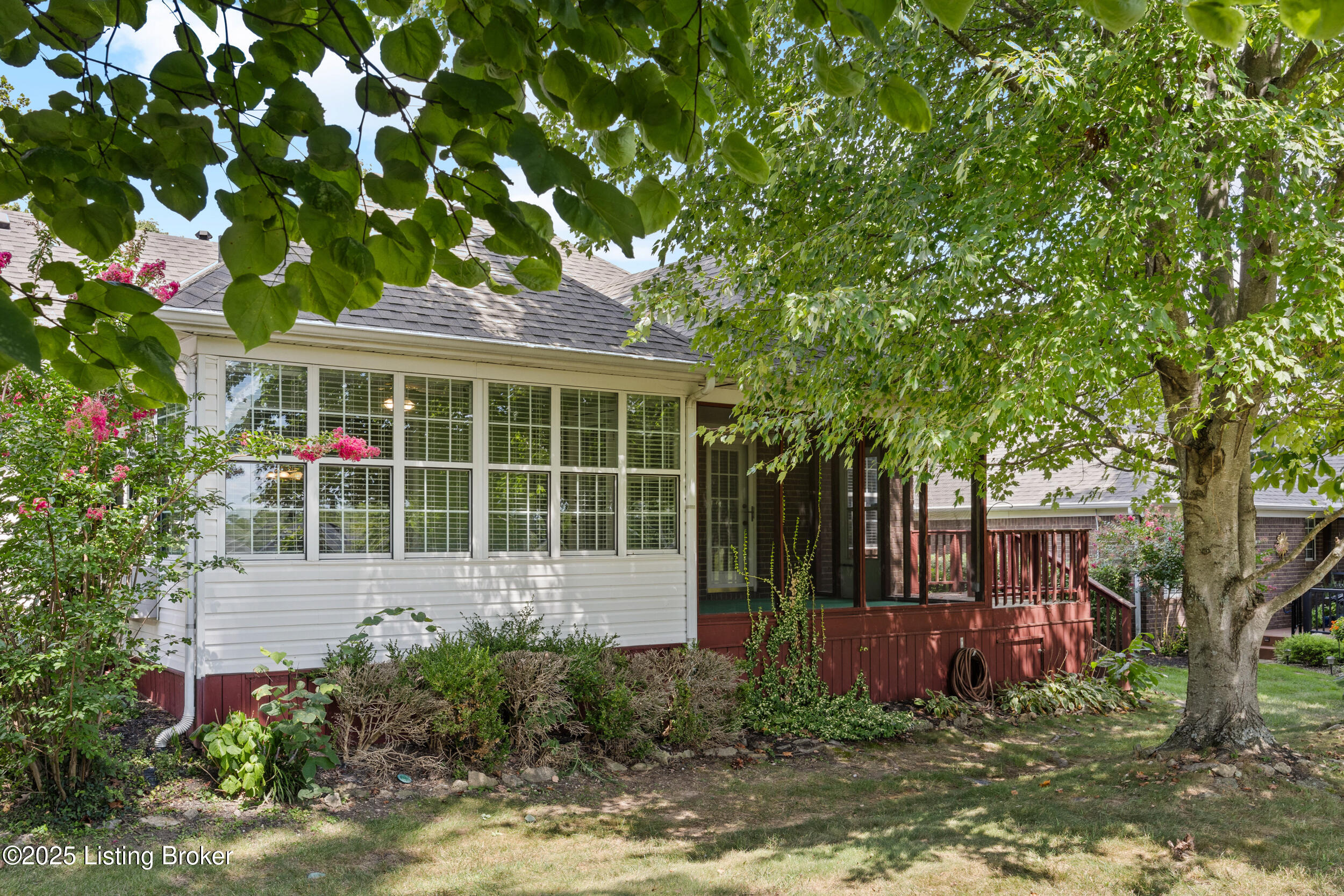 10802 Glenway Pl