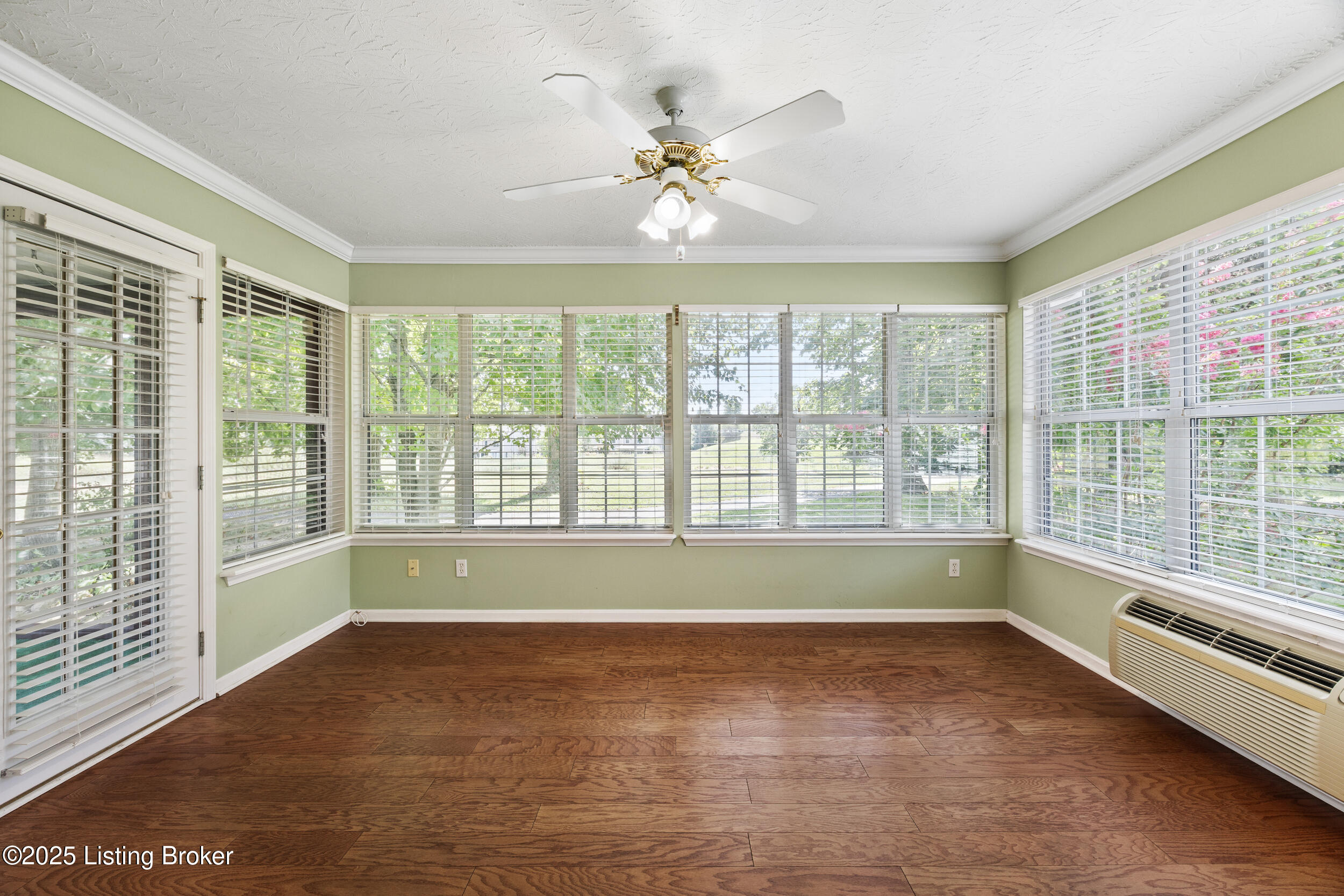 10802 Glenway Pl