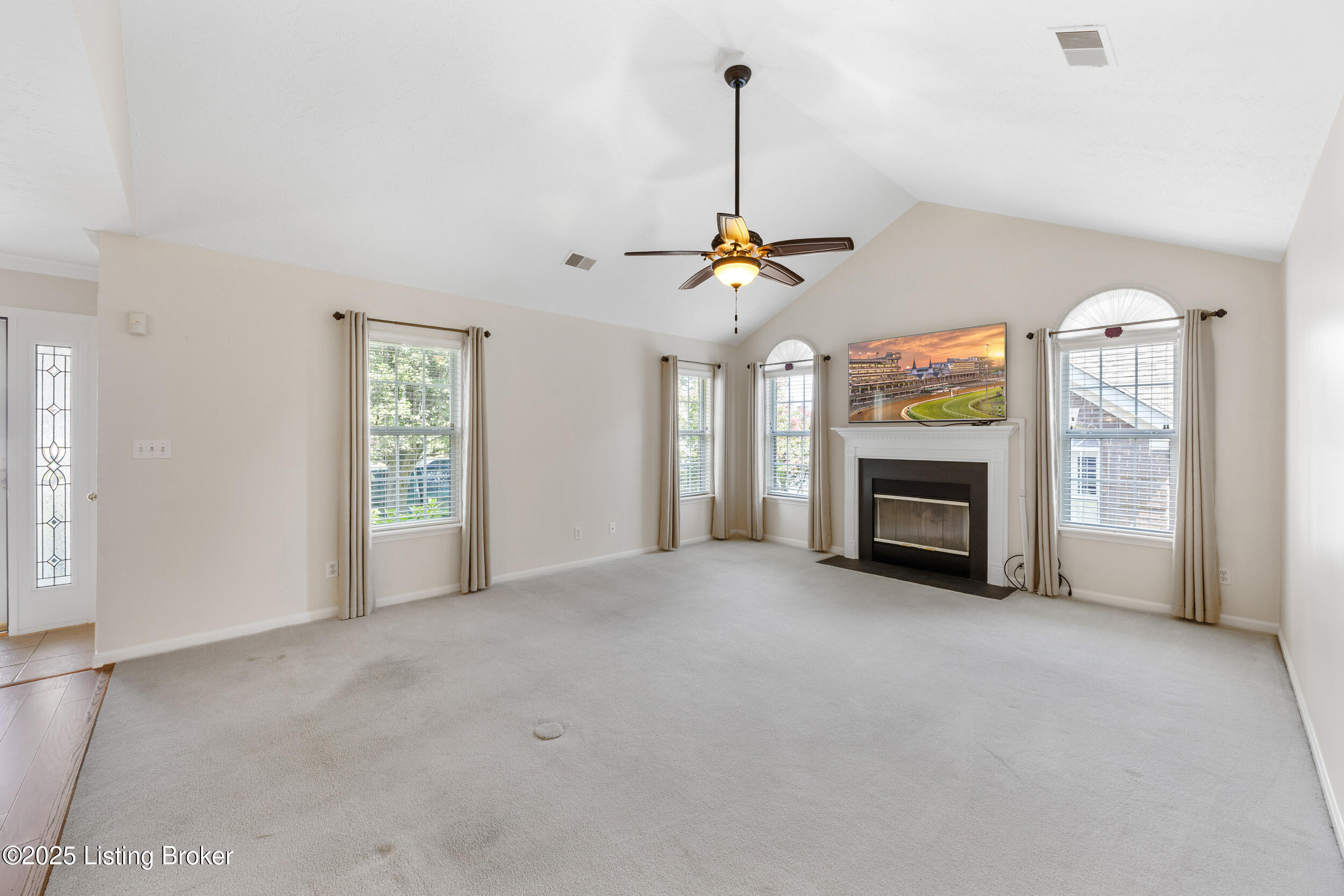 10802 Glenway Pl