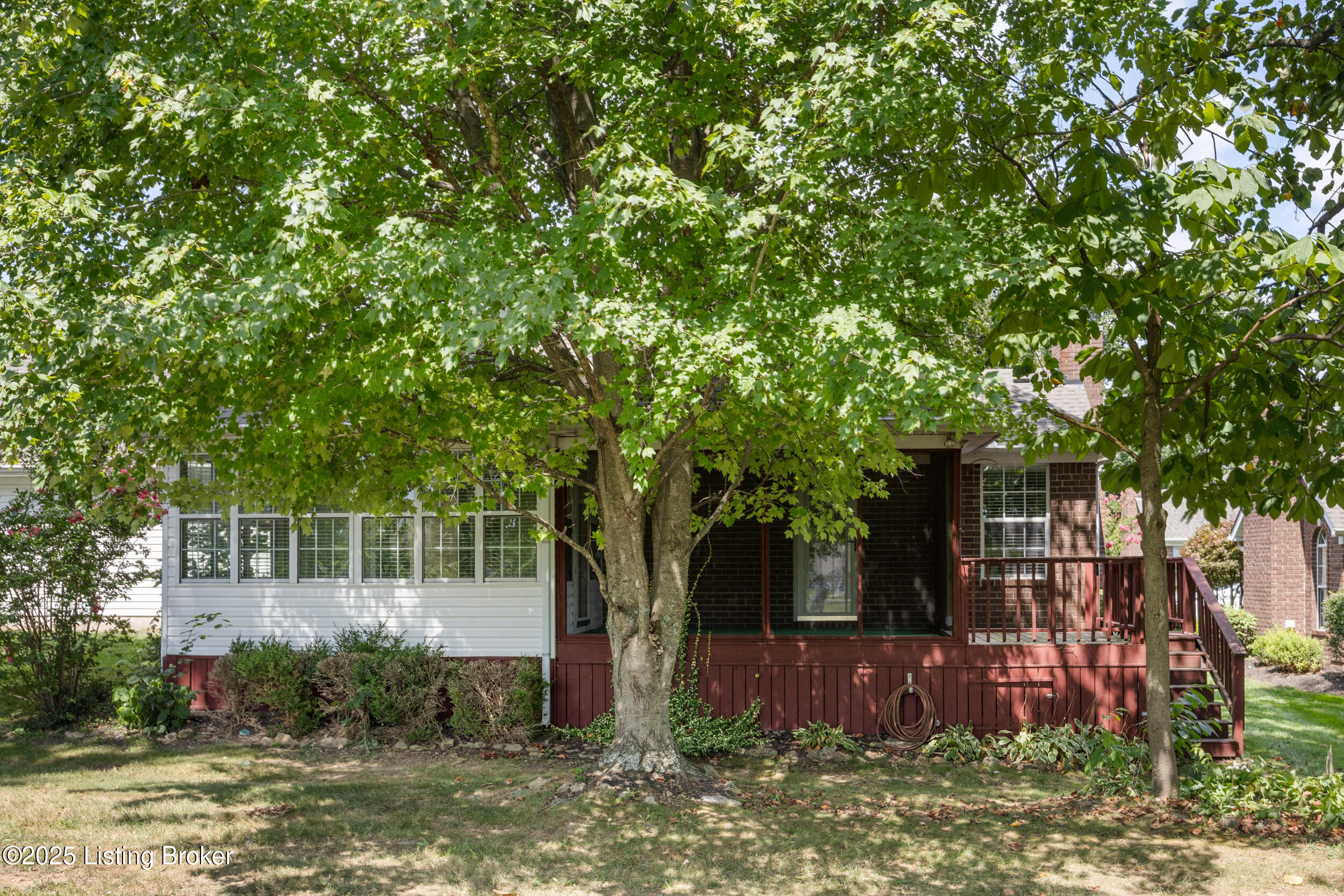 10802 Glenway Pl