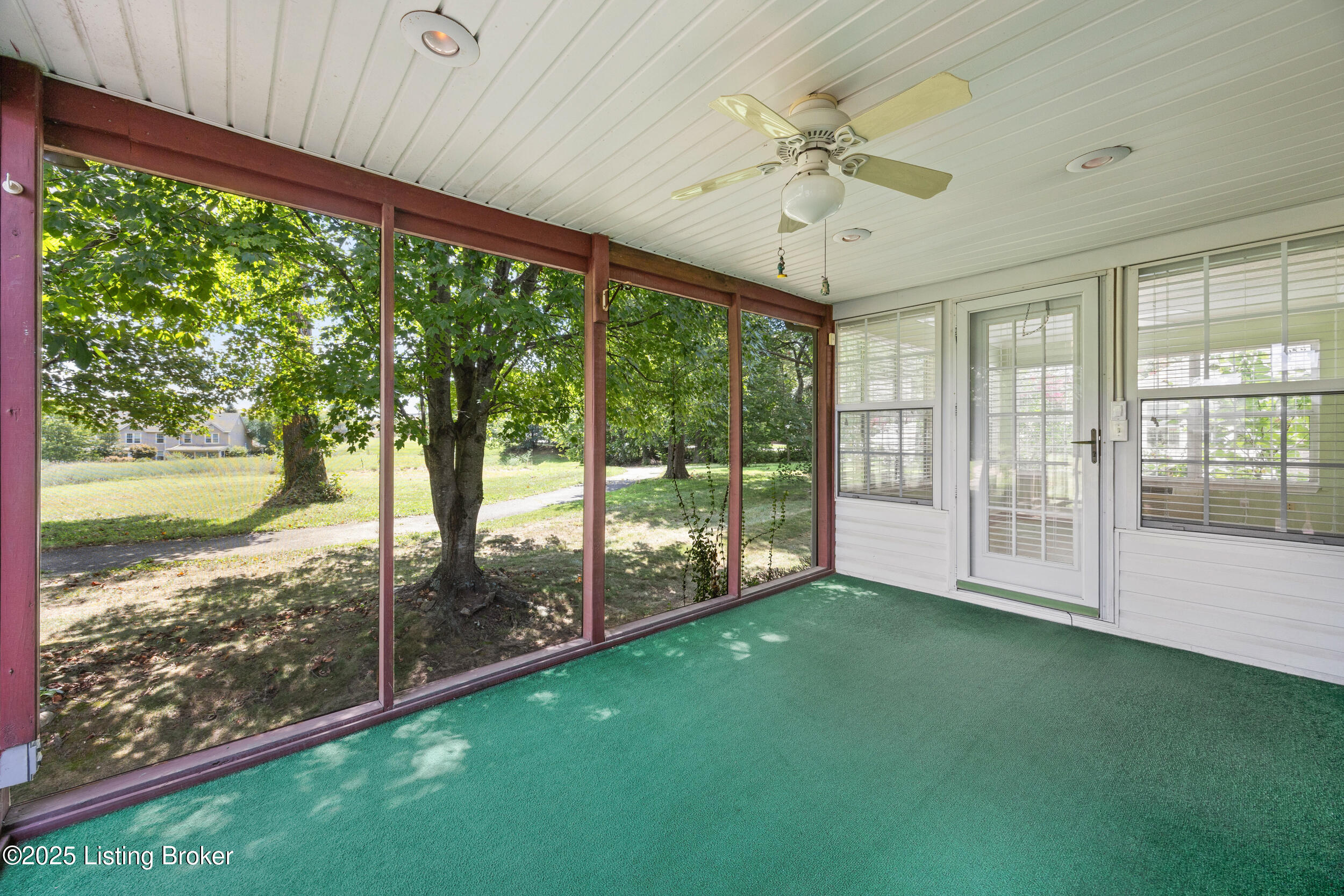 10802 Glenway Pl