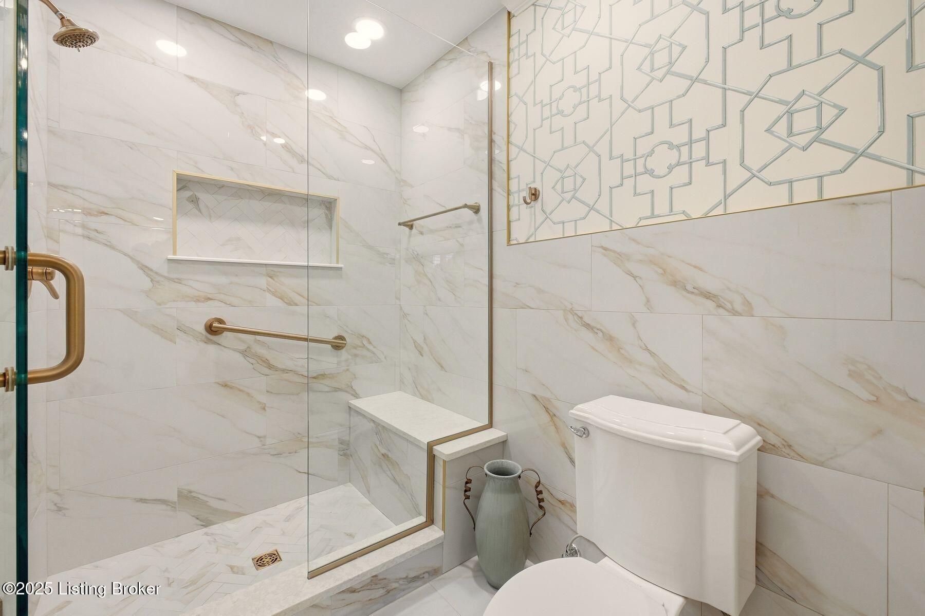 4320 Comanche Trail