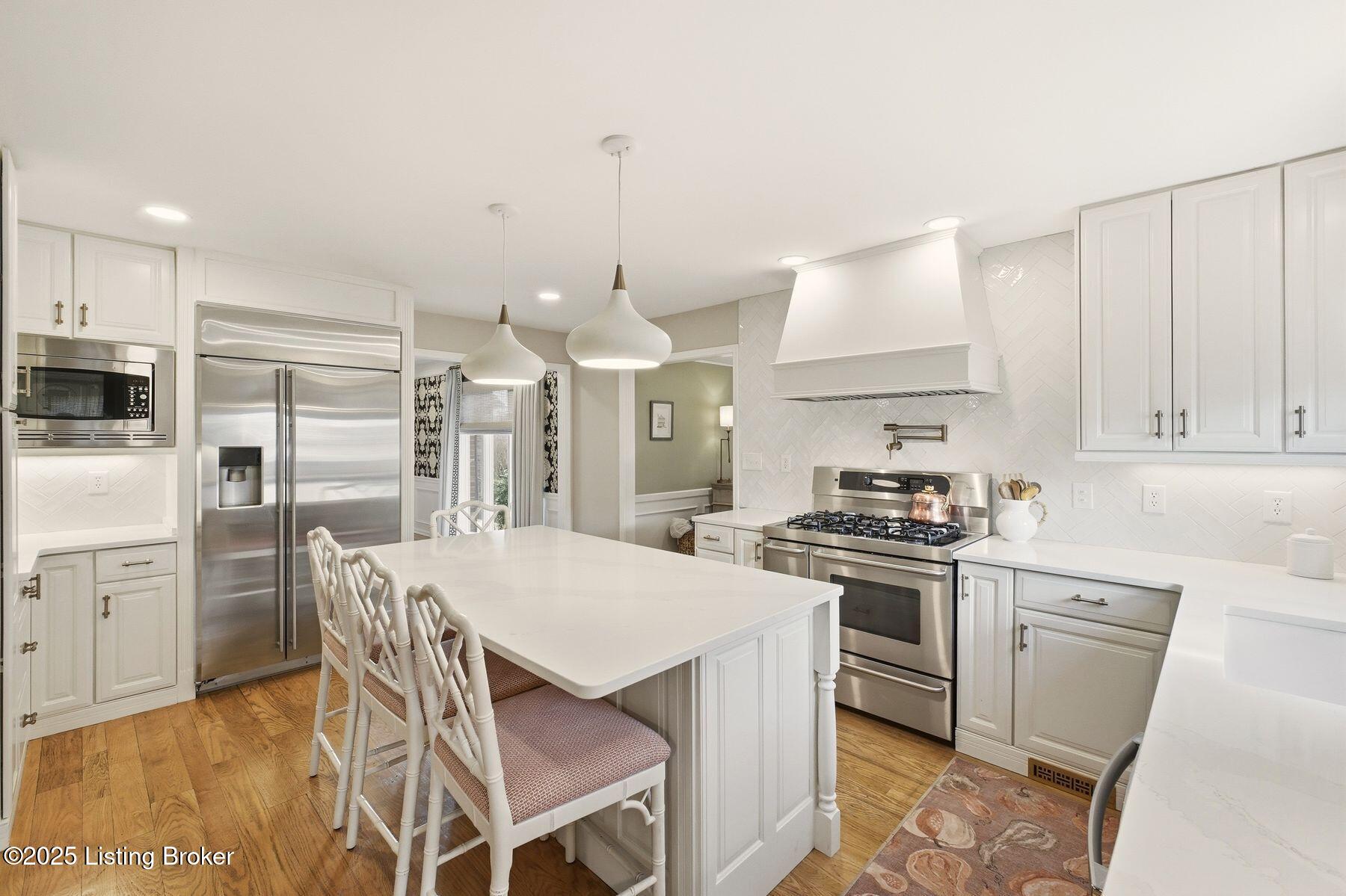 4320 Comanche Trail