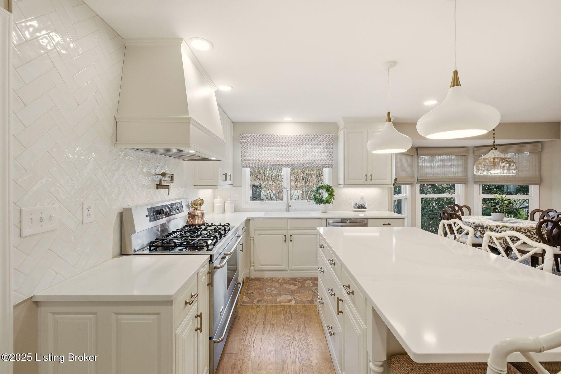 4320 Comanche Trail